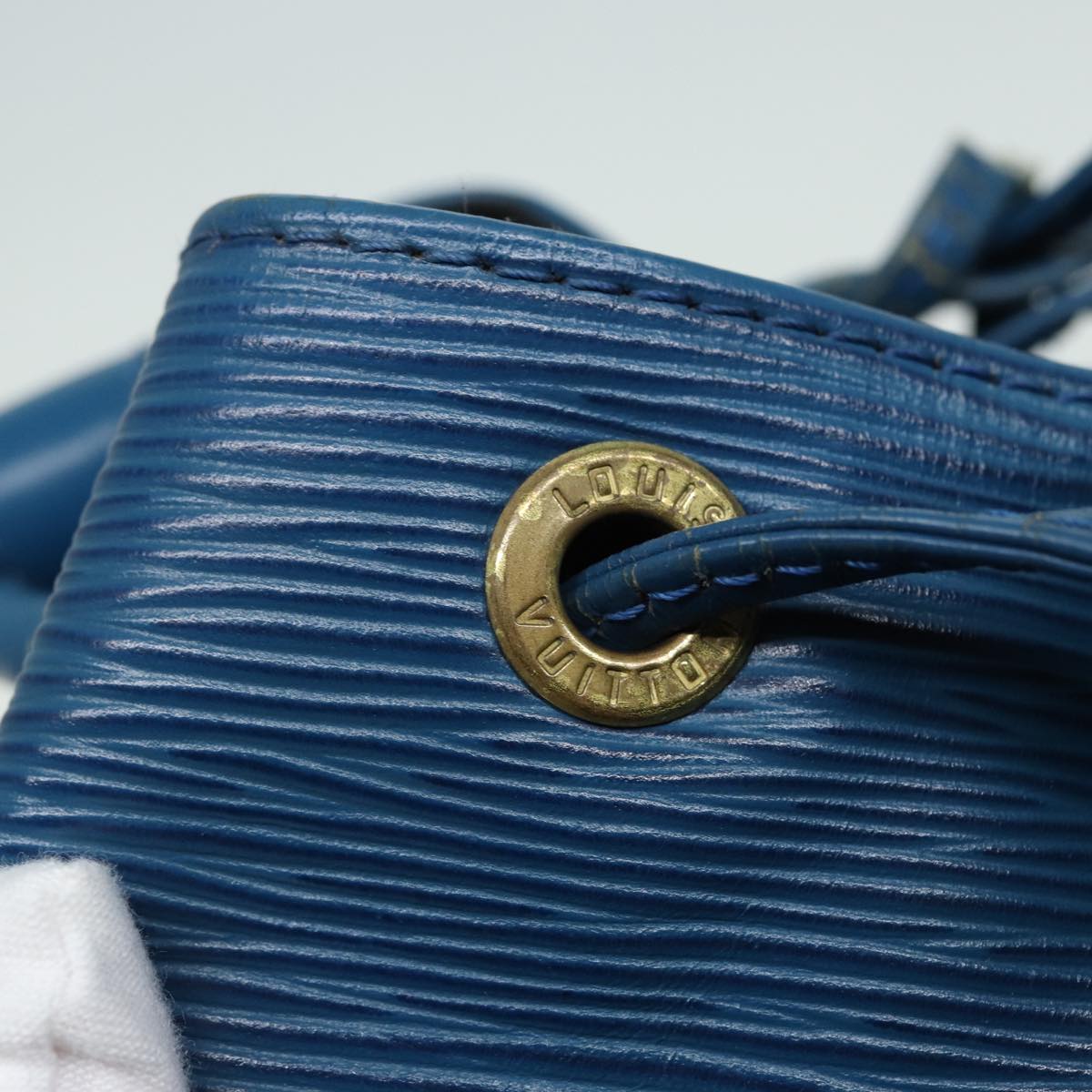 Louis Vuitton Noe Blue Leather Shoulder Bag