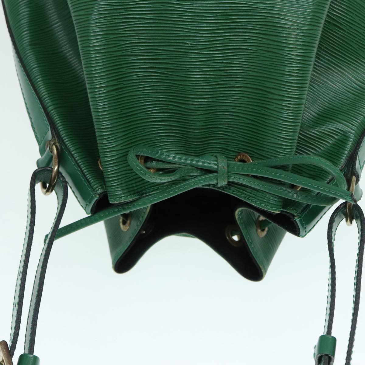 Louis Vuitton Noe Green Leather Shoulder Bag