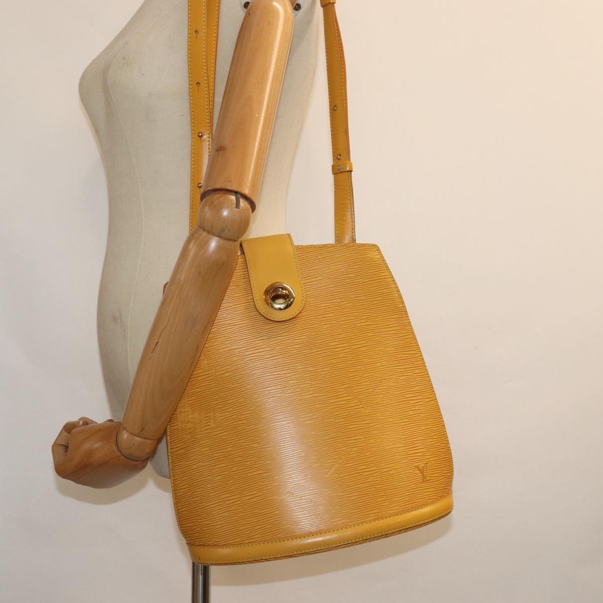 Louis Vuitton Cluny Yellow Leather Shoulder Bag