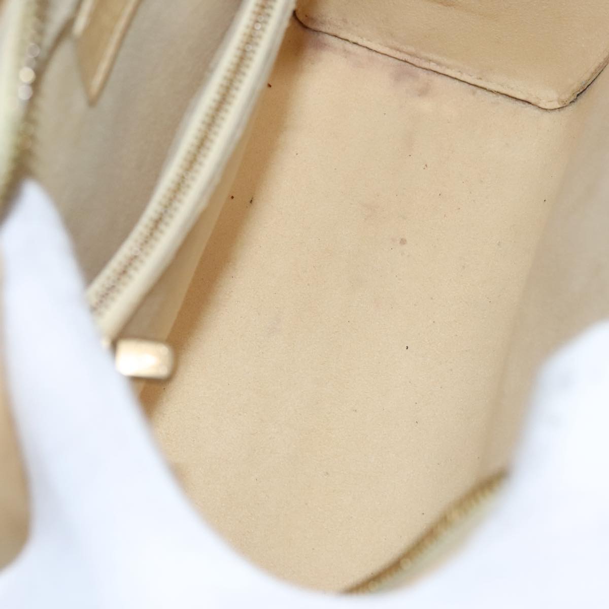 Louis Vuitton Pont Neuf Ecru Leather Handbag