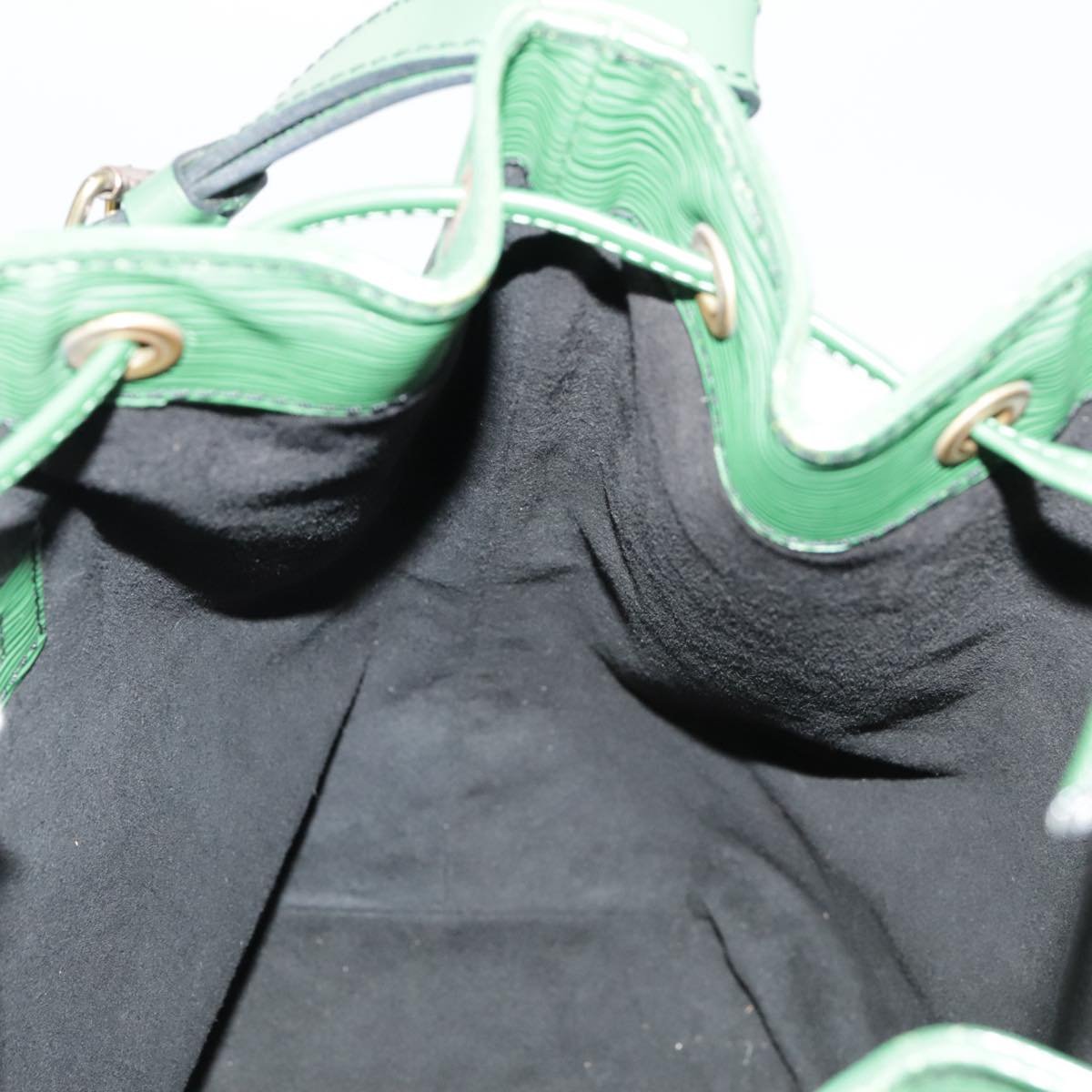 Louis Vuitton Noé Green Leather Shoulder Bag