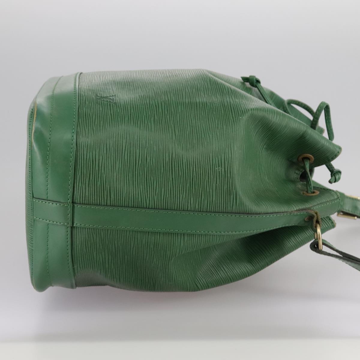 Louis Vuitton Noe Green Leather Shoulder Bag