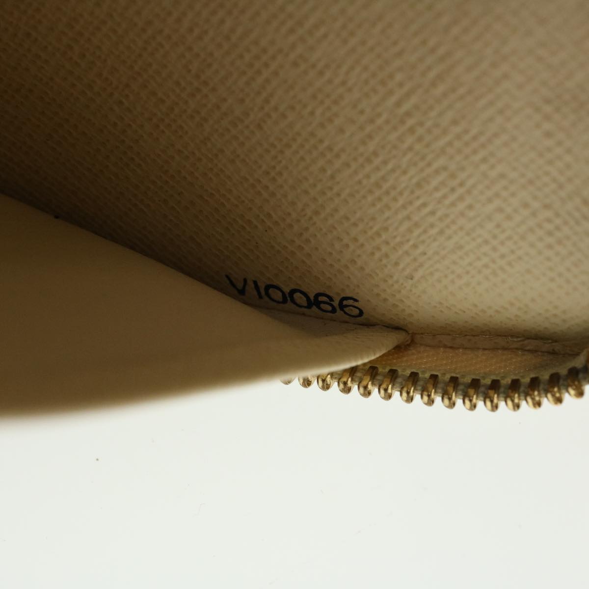 Louis Vuitton Zippy Organizer White Canvas Wallet
