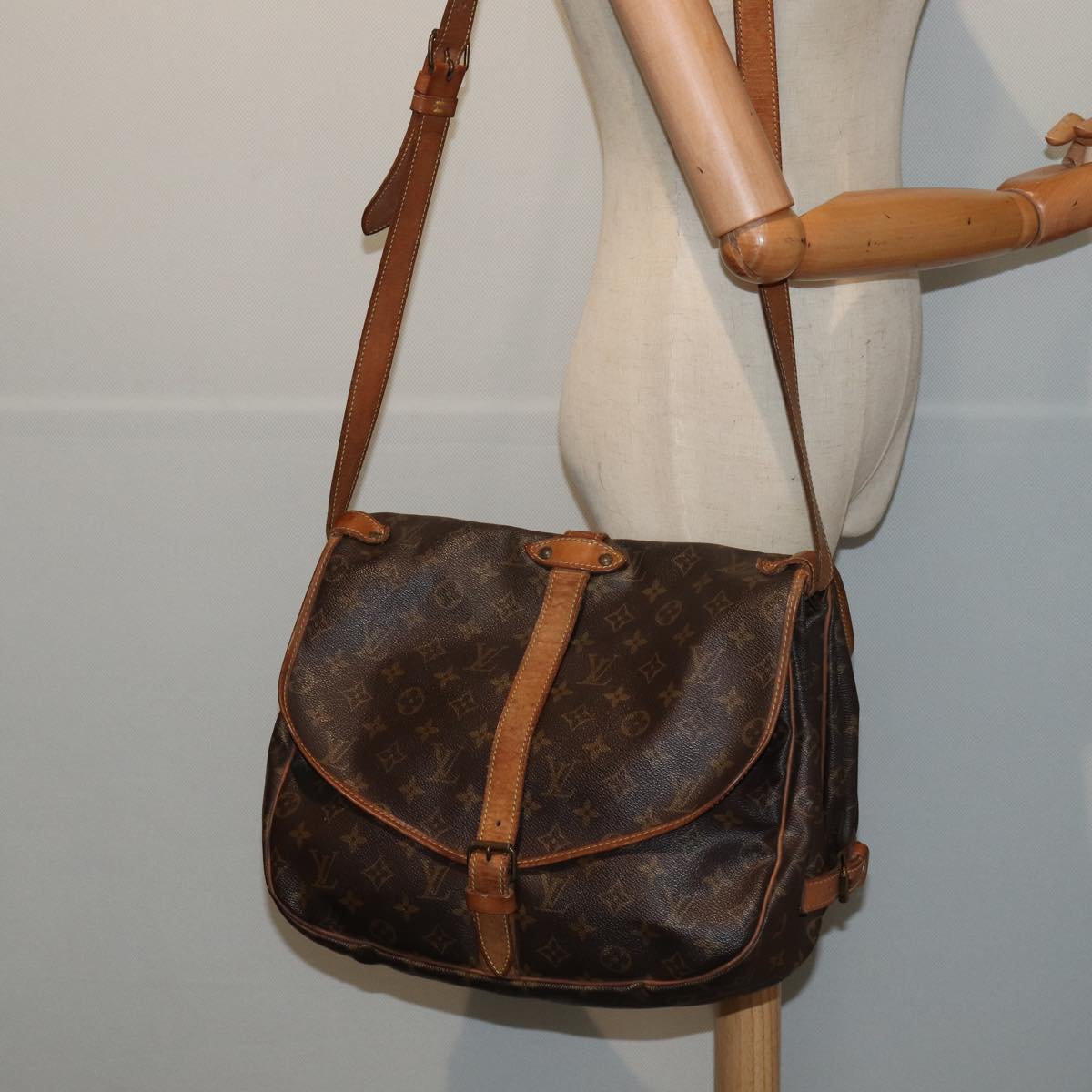 Louis Vuitton Saumur 35 Brown Canvas Shoulder Bag