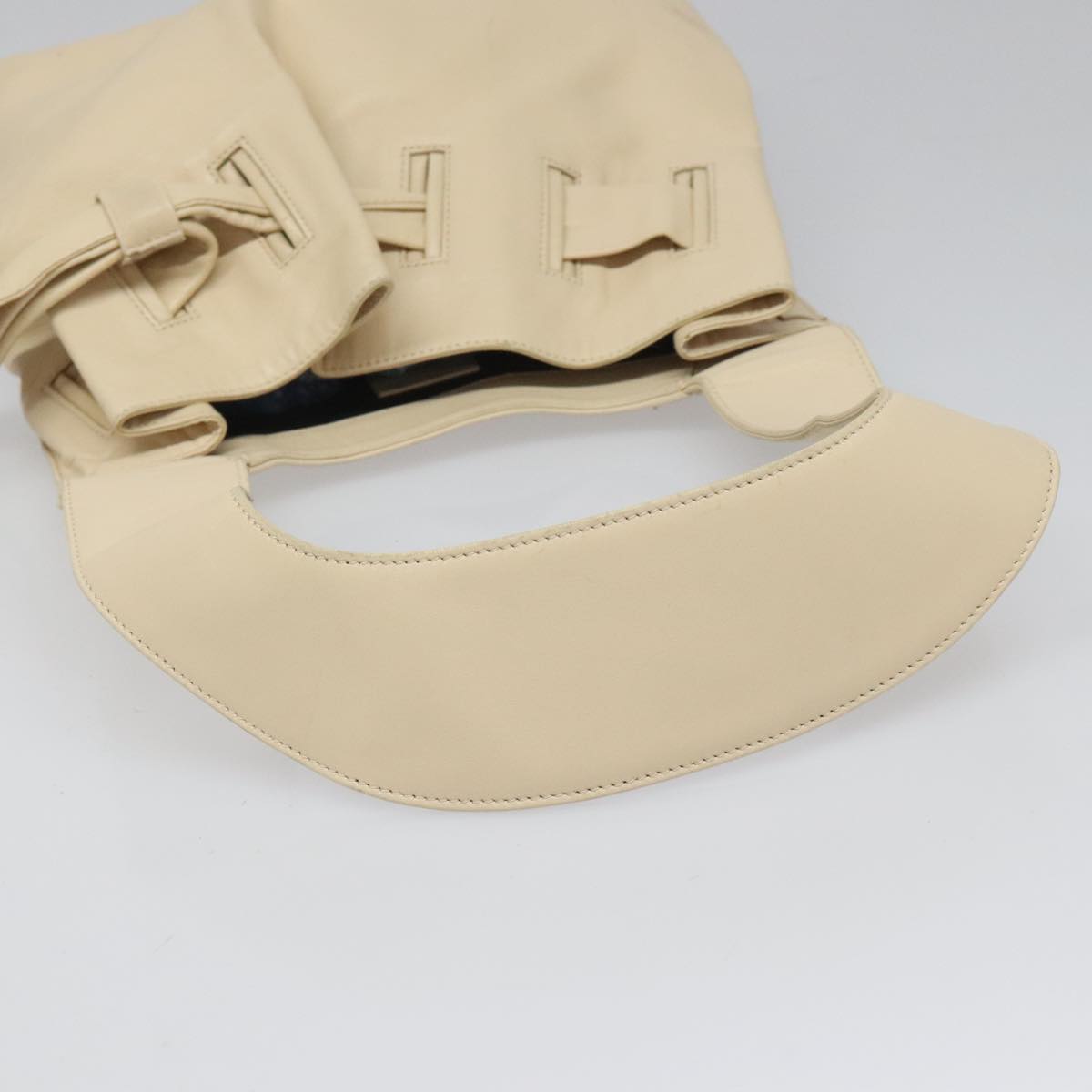 Gucci Drawstring Beige Leather Shoulder Bag
