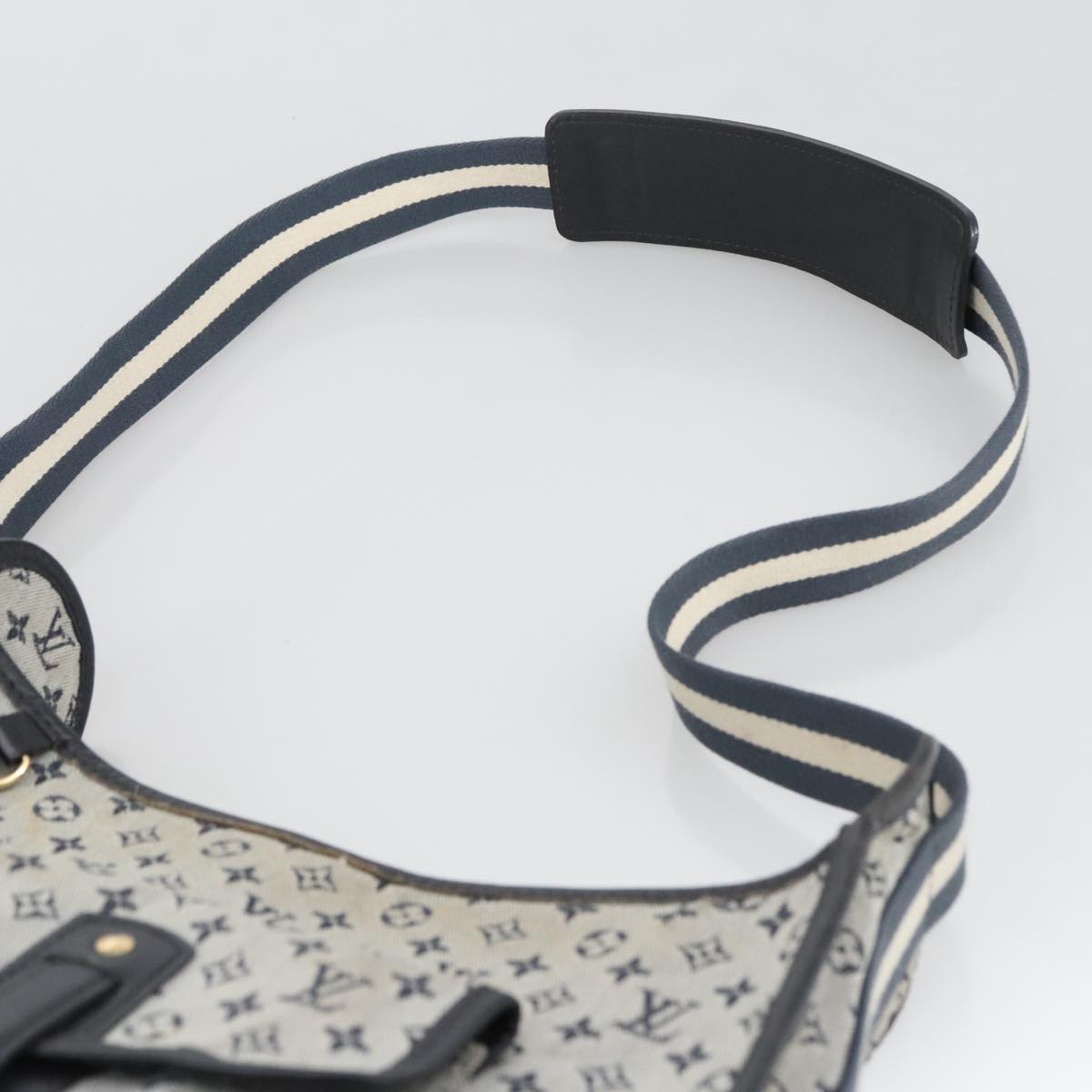 Louis Vuitton Mary Kate Grey Canvas Shoulder Bag