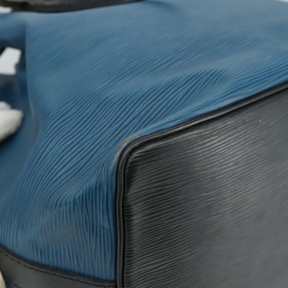 Louis Vuitton Petit Noé Blue Leather Shoulder Bag