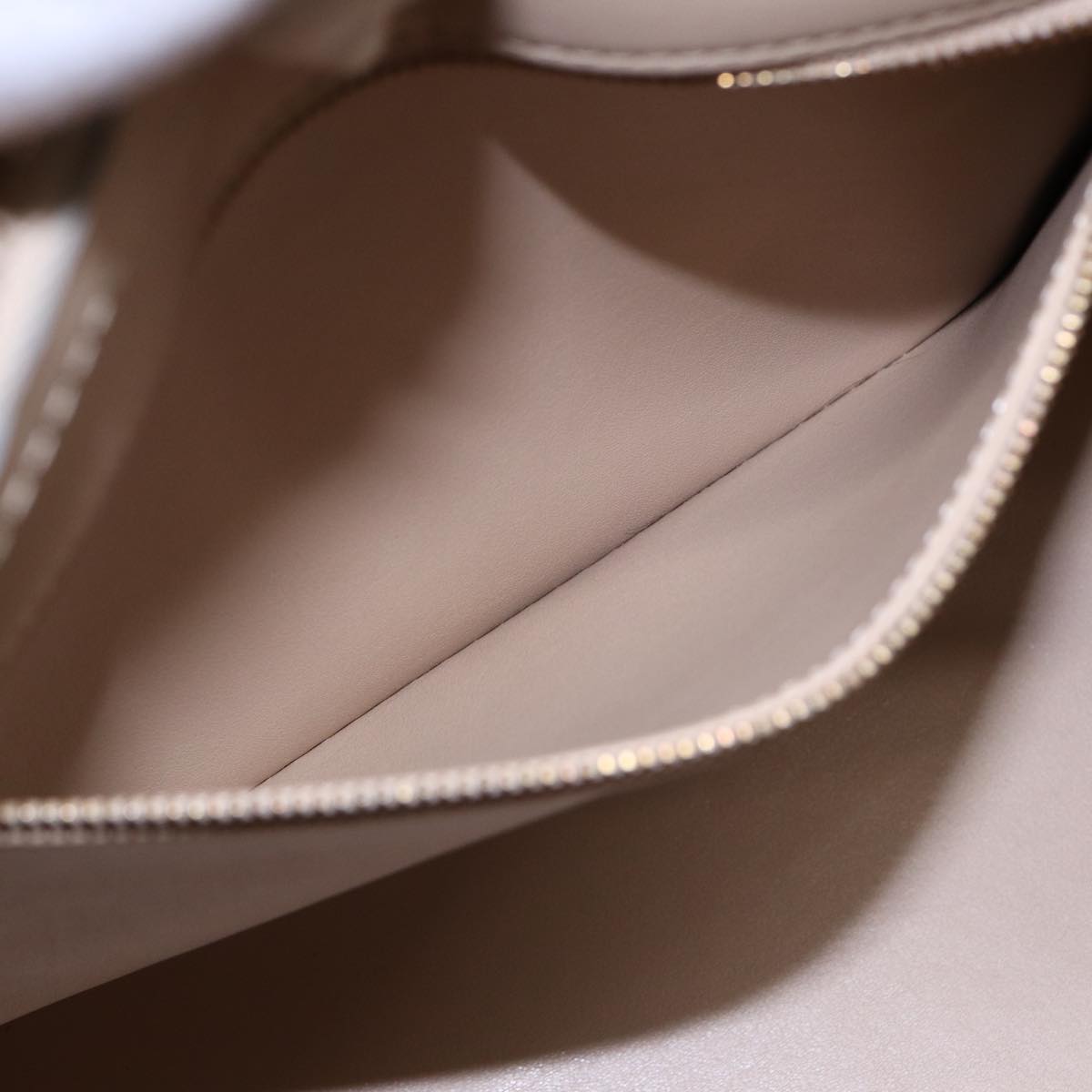 Louis Vuitton Houston Beige Patent Leather Handbag