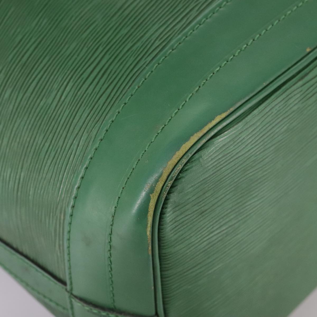 Louis Vuitton Noe Green Leather Shoulder Bag