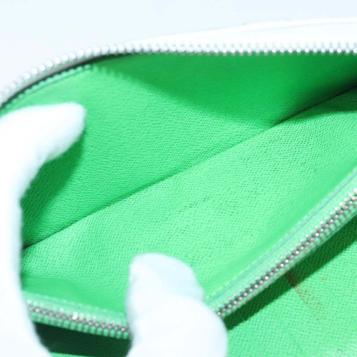 Louis Vuitton Zippy Wallet Vertical White Canvas Wallet