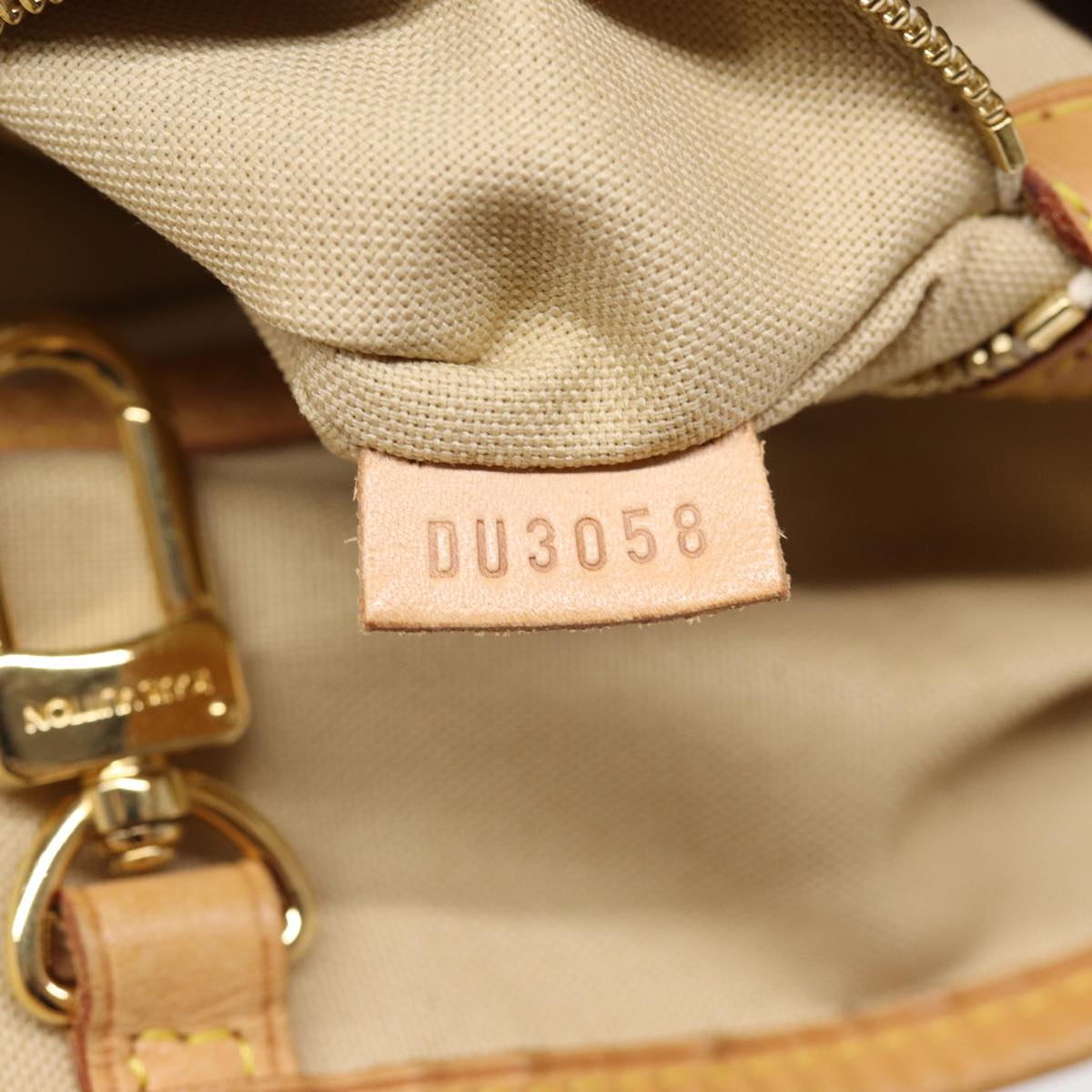 Louis Vuitton Batignolles Horizontal White Canvas Tote Bag