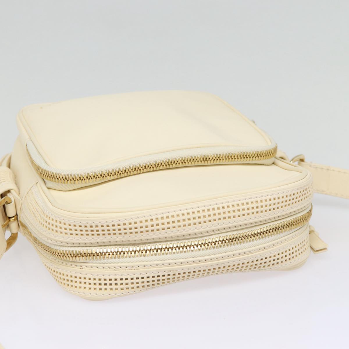 Louis Vuitton Bequia White Leather Shoulder Bag