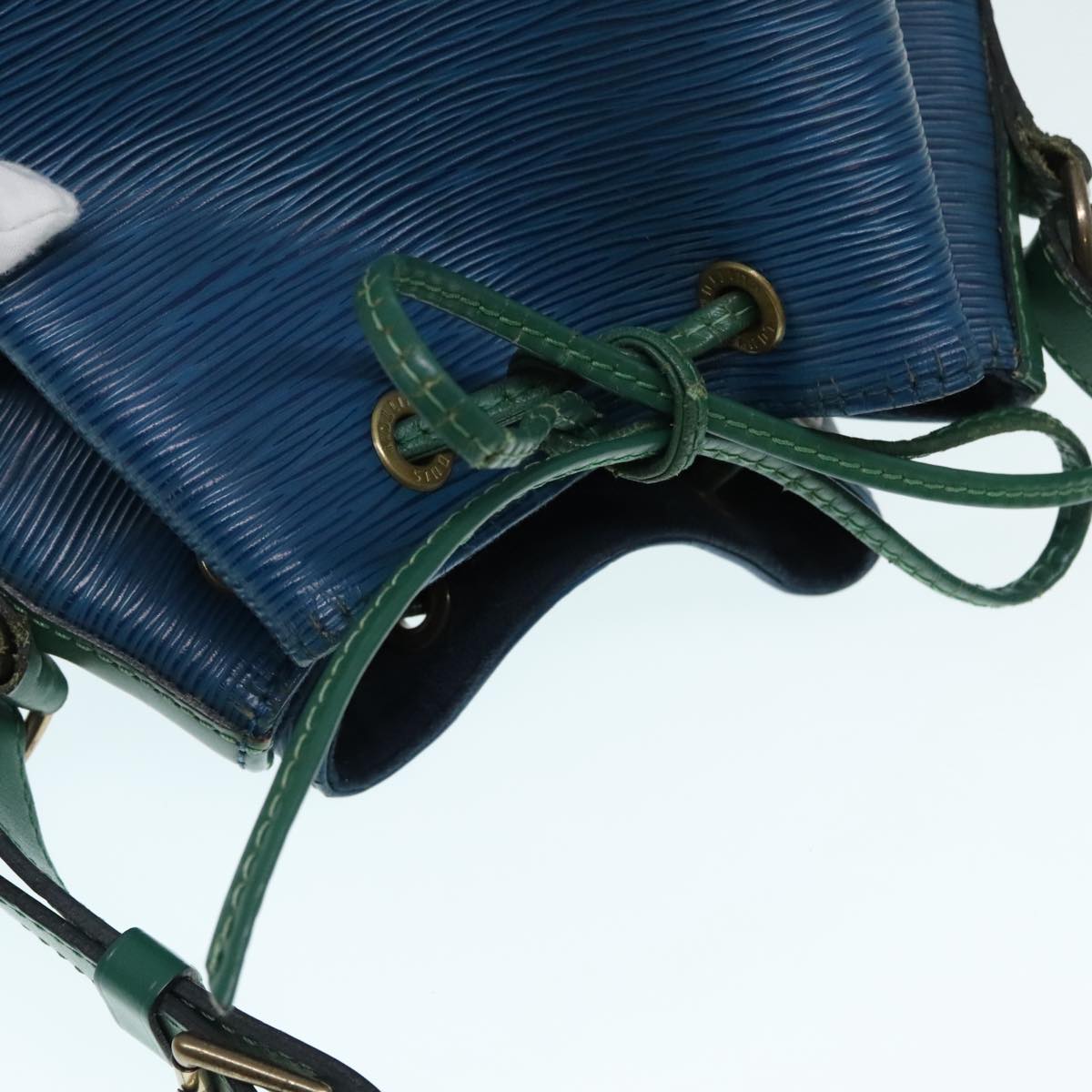 Louis Vuitton Noé Blue Leather Shoulder Bag