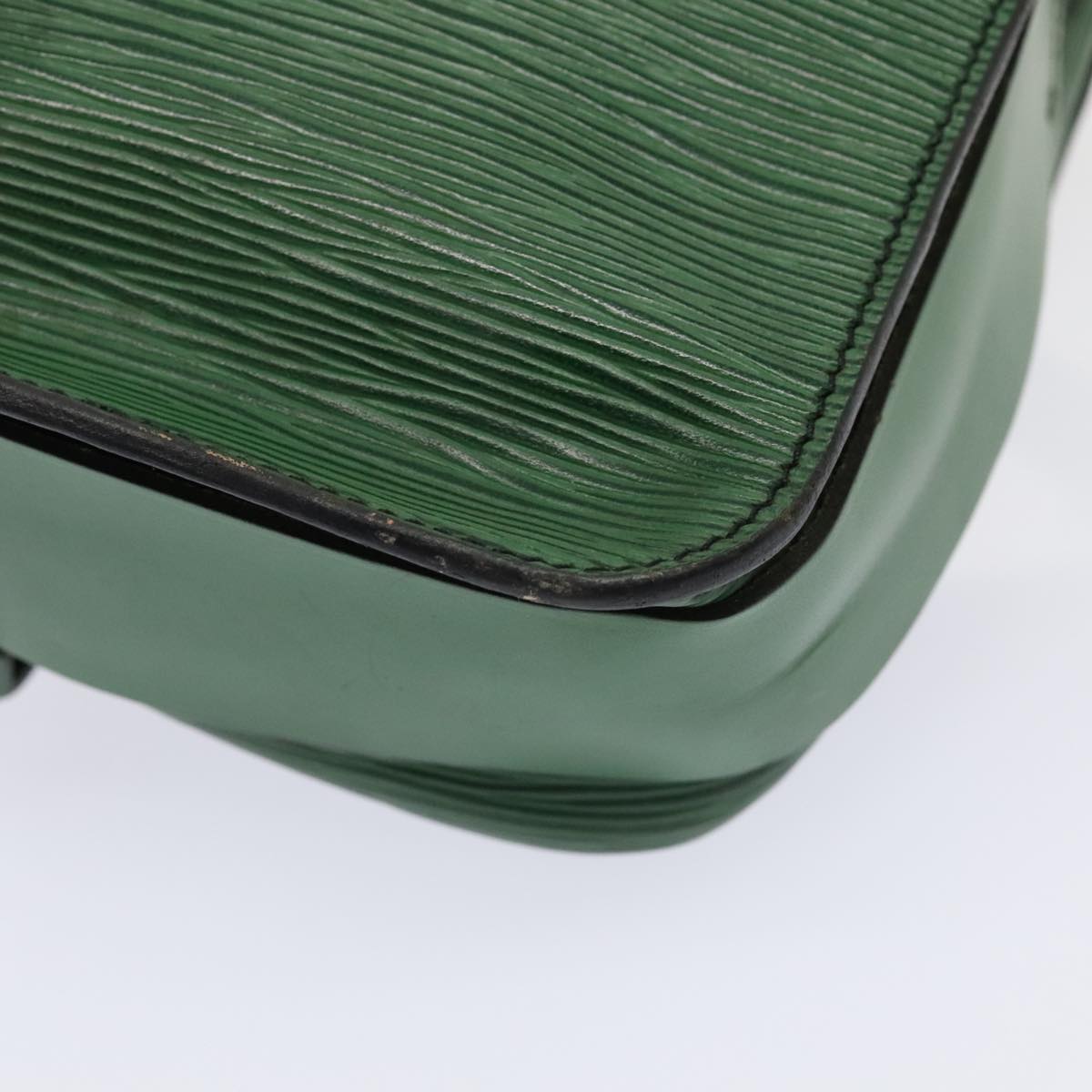 Louis Vuitton Cartouchière Green Leather Shoulder Bag