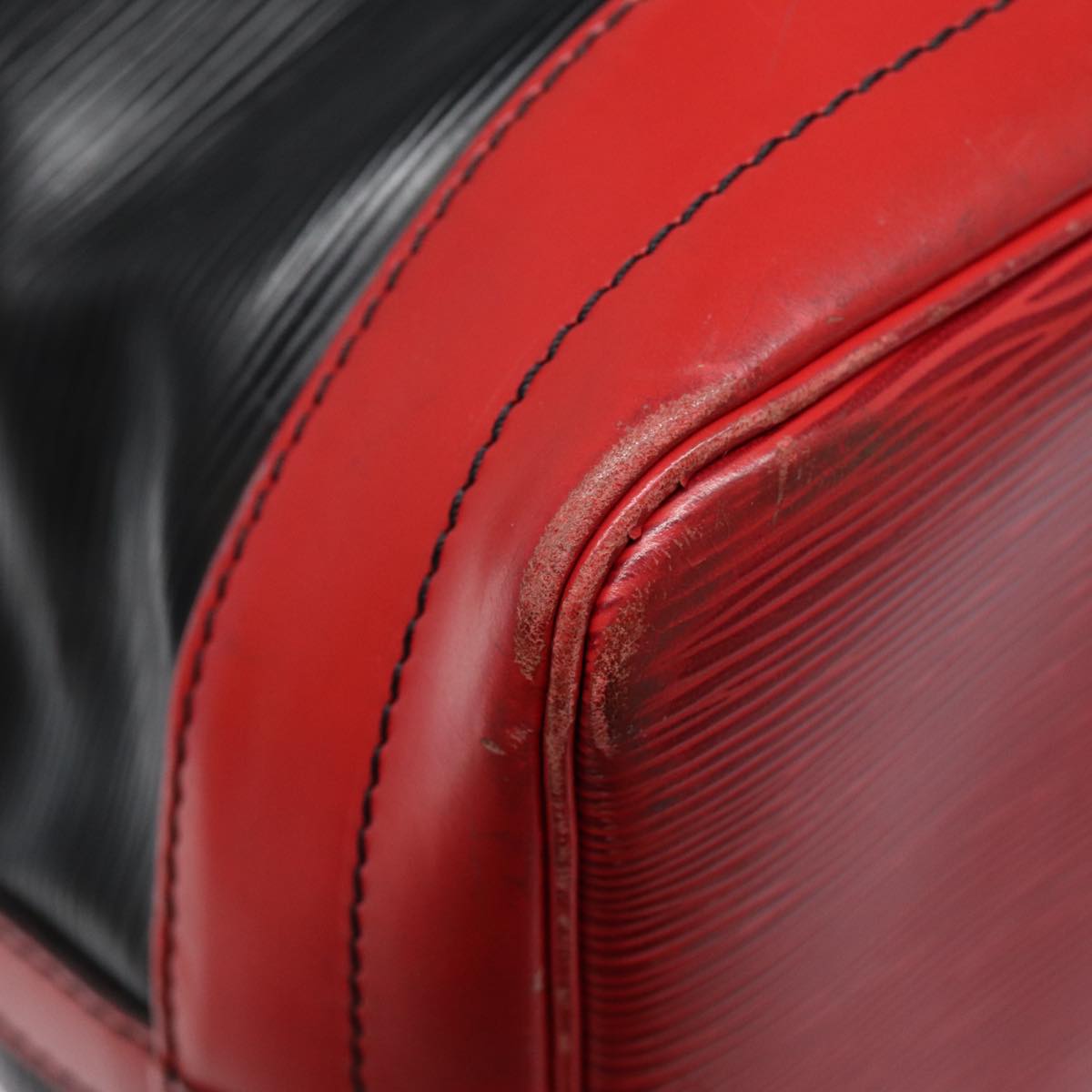 Louis Vuitton Noe Black Leather Shoulder Bag