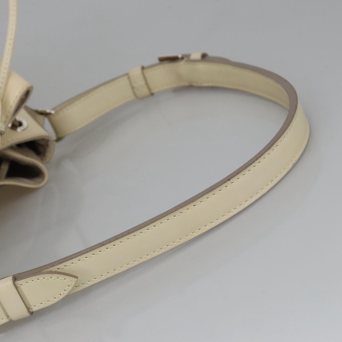 Louis Vuitton Petit Noé White Leather Shoulder Bag