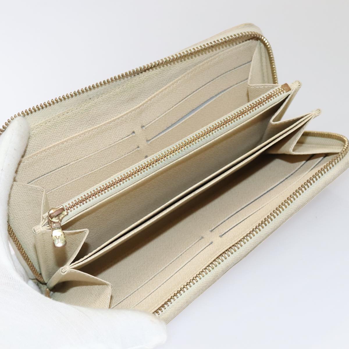 Louis Vuitton Zippy Wallet White Canvas Wallet