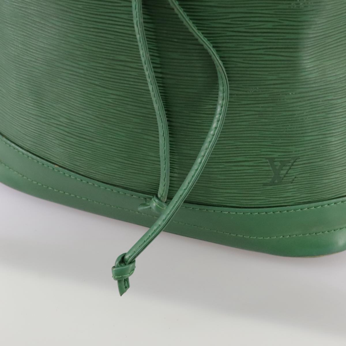 Louis Vuitton Noe Green Leather Shoulder Bag