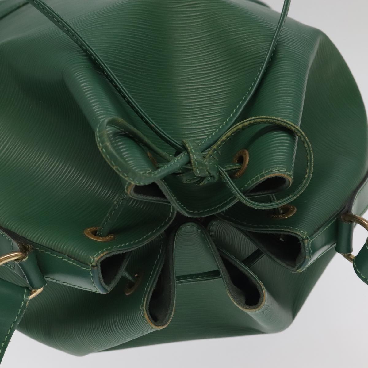 Louis Vuitton Noé Green Leather Shoulder Bag