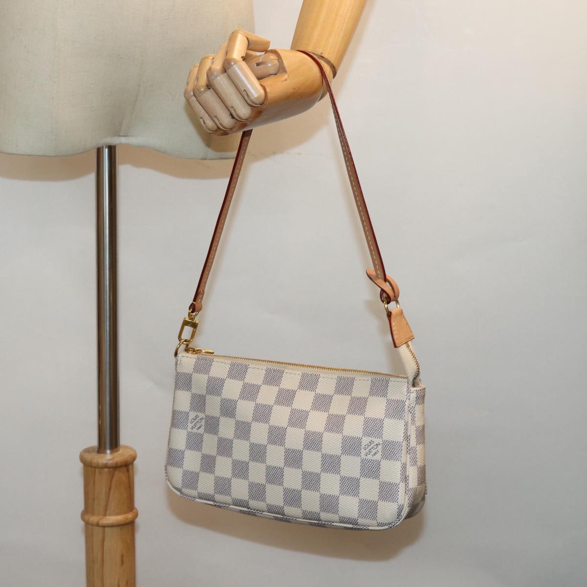 Louis Vuitton Pochette Accessoires White Canvas Clutch Bag