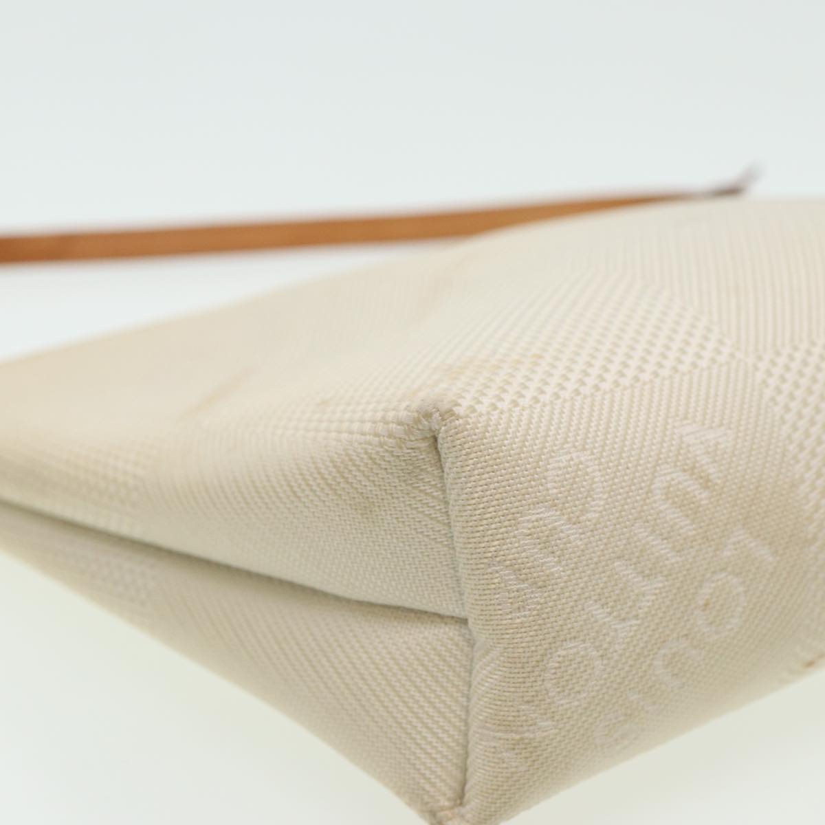 Louis Vuitton Volunteer White Canvas Clutch Bag