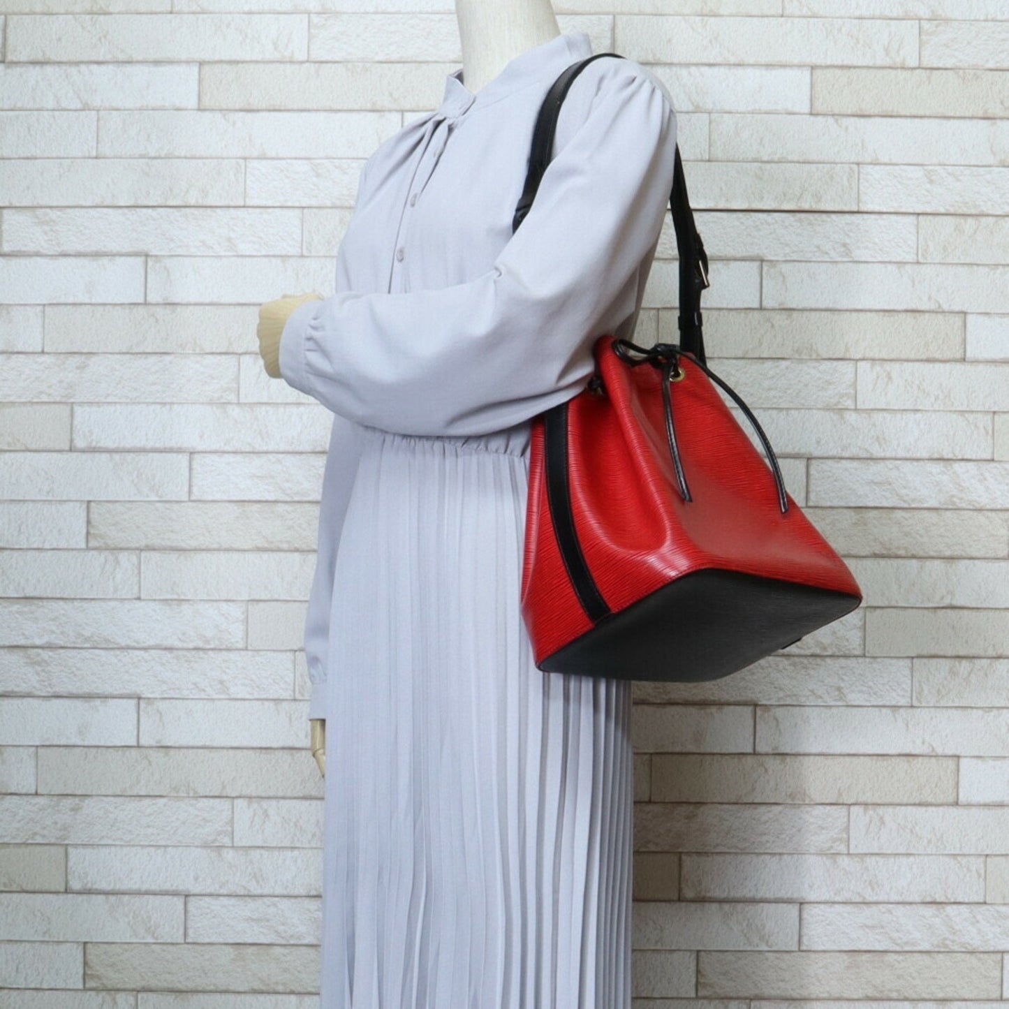 Louis Vuitton Black Red Color Epi Leather Shoulder Bag