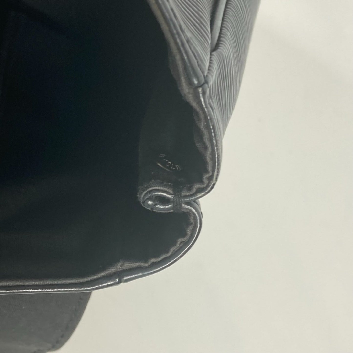 Louis Vuitton Black Noir Epi Leather Shoulder Bag Tote Bag