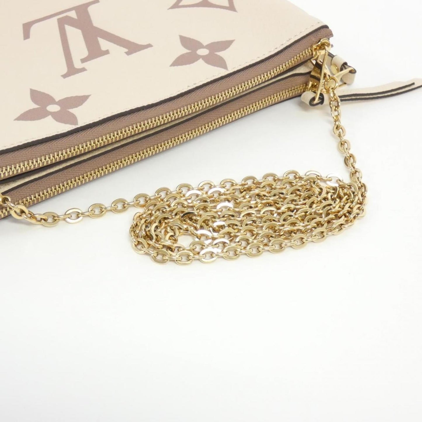 Louis Vuitton Cream Leather Pochette Shoulder Bag
