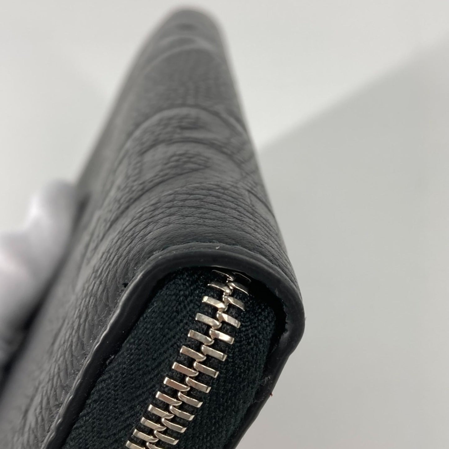 Gucci Black Leather Long Wallet (Bi-Fold)