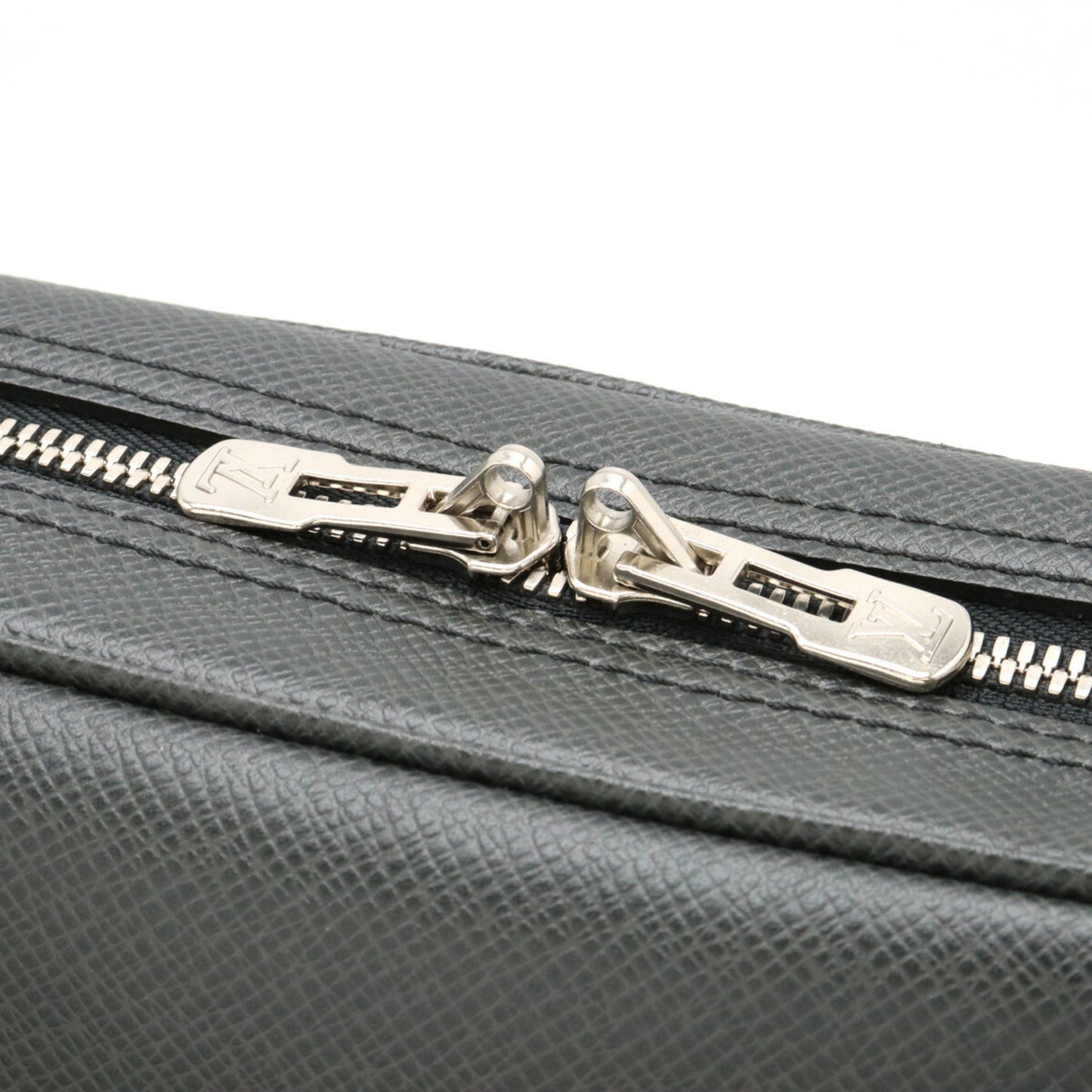 Louis Vuitton Ardoise Black Taiga Leather Shoulder Bag