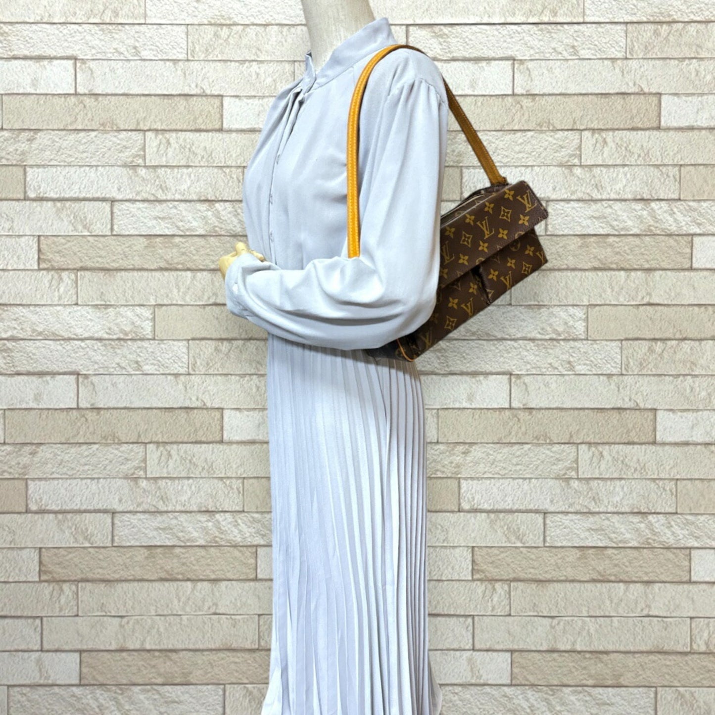 Louis Vuitton Monogram Brown Monogram Monogram Shoulder Bag