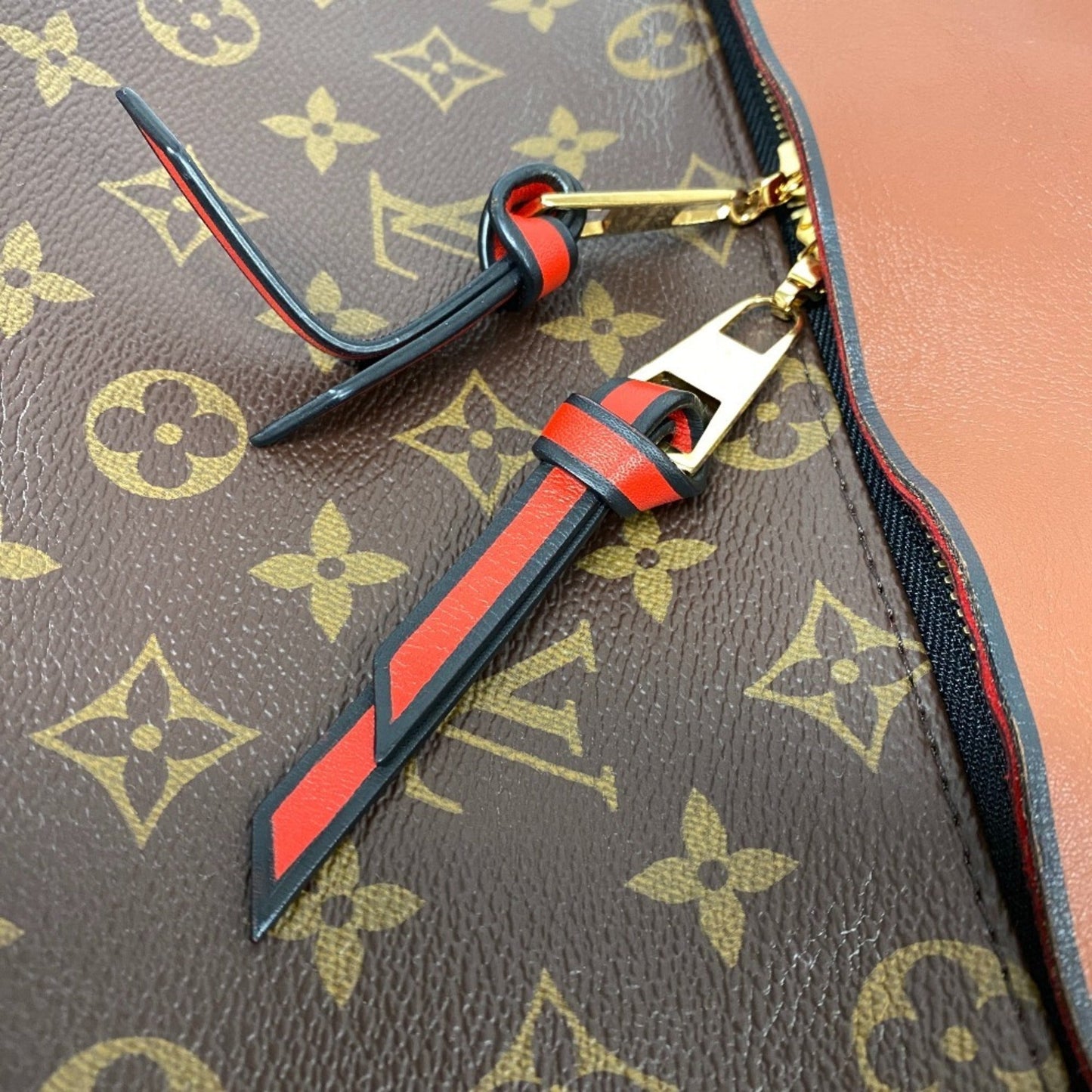Louis Vuitton Brown Galle Monogram Monogram Shoulder Bag