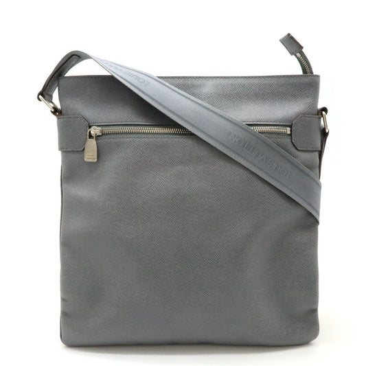 Louis Vuitton Taiga Glacier Taiga Leather Shoulder Bag ()