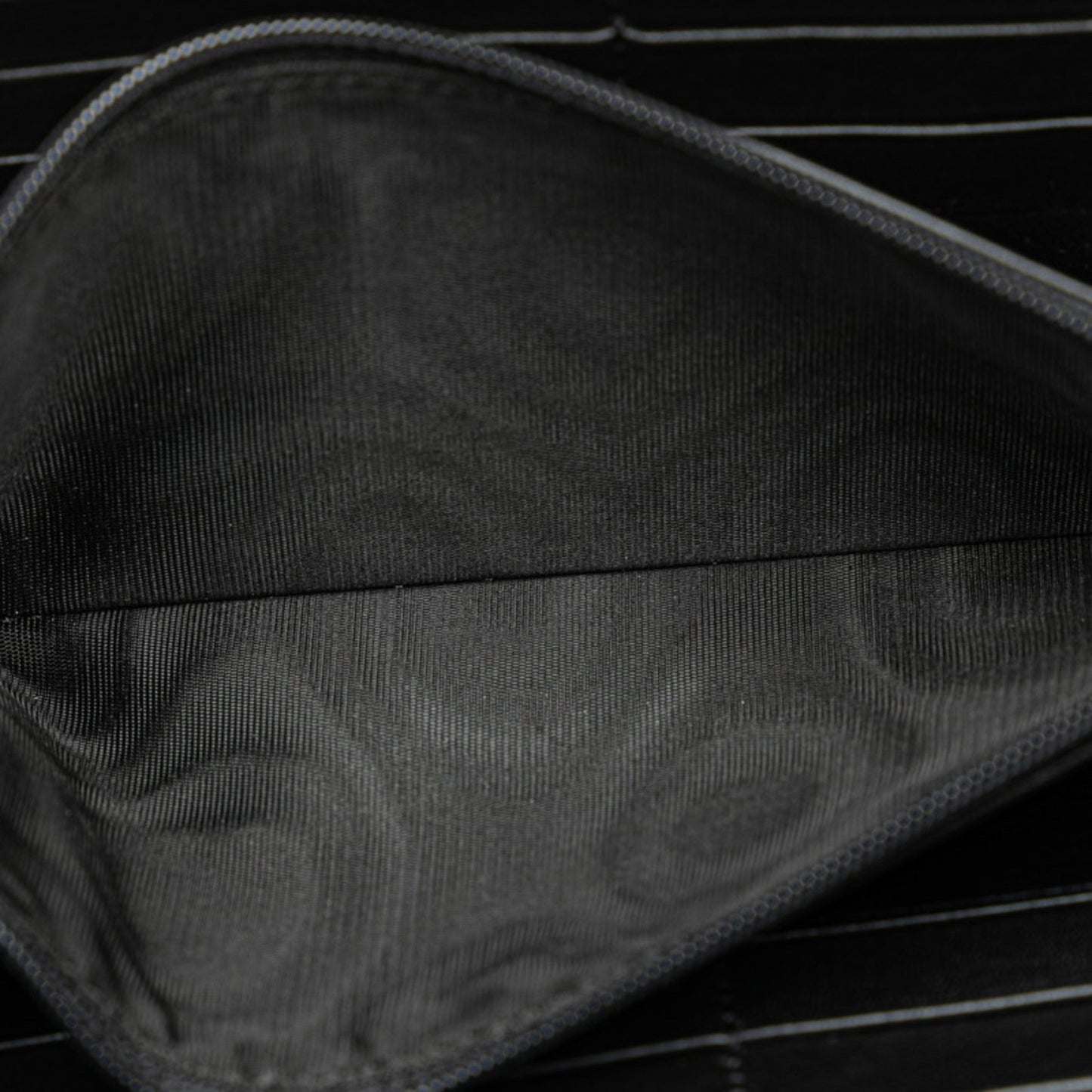 Gucci Black Leather Long Wallet (Bi-Fold)