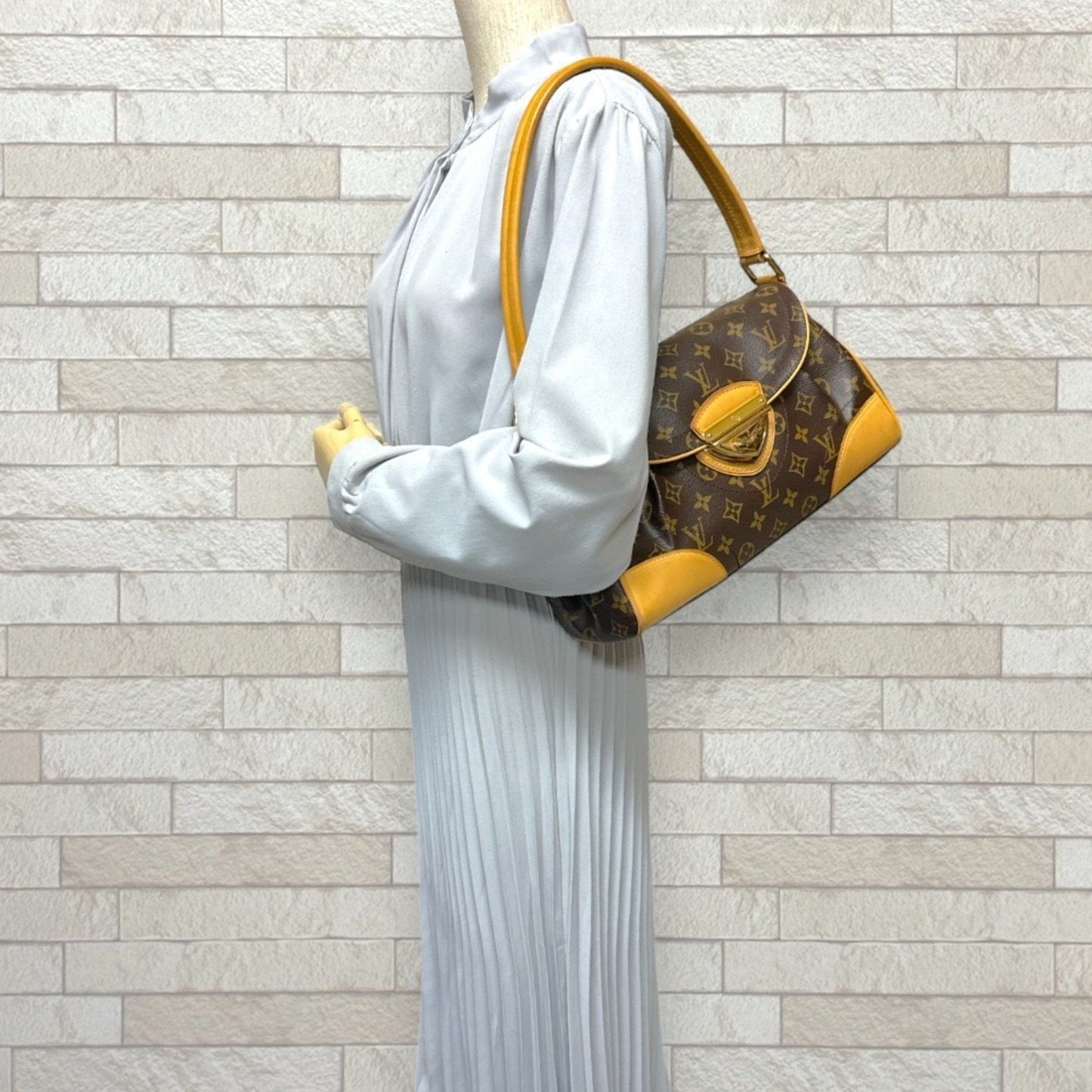 Louis Vuitton Monogram Brown Monogram Monogram Shoulder Bag