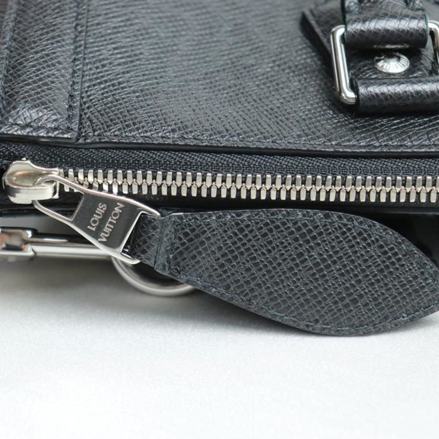 Louis Vuitton Taiga Black Taiga Leather Shoulder Bag