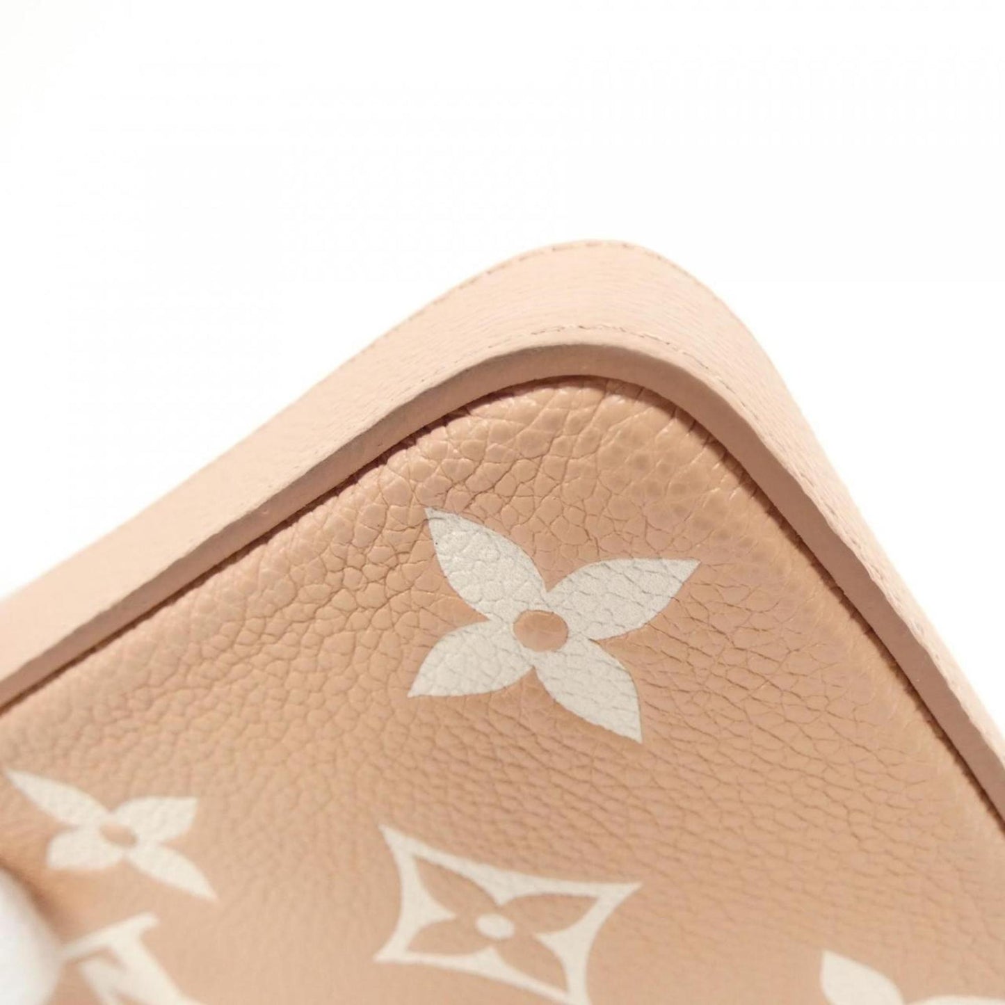 Louis Vuitton Rose Leather Pochette Shoulder Bag