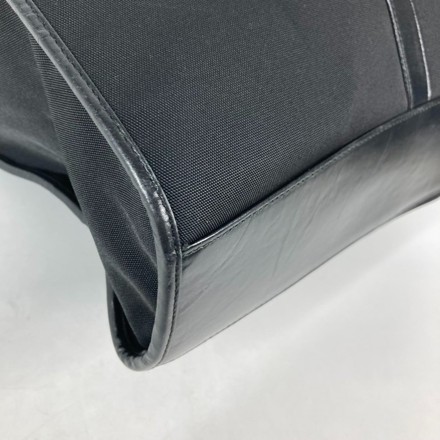Gucci Black Leather Shoulder Bag