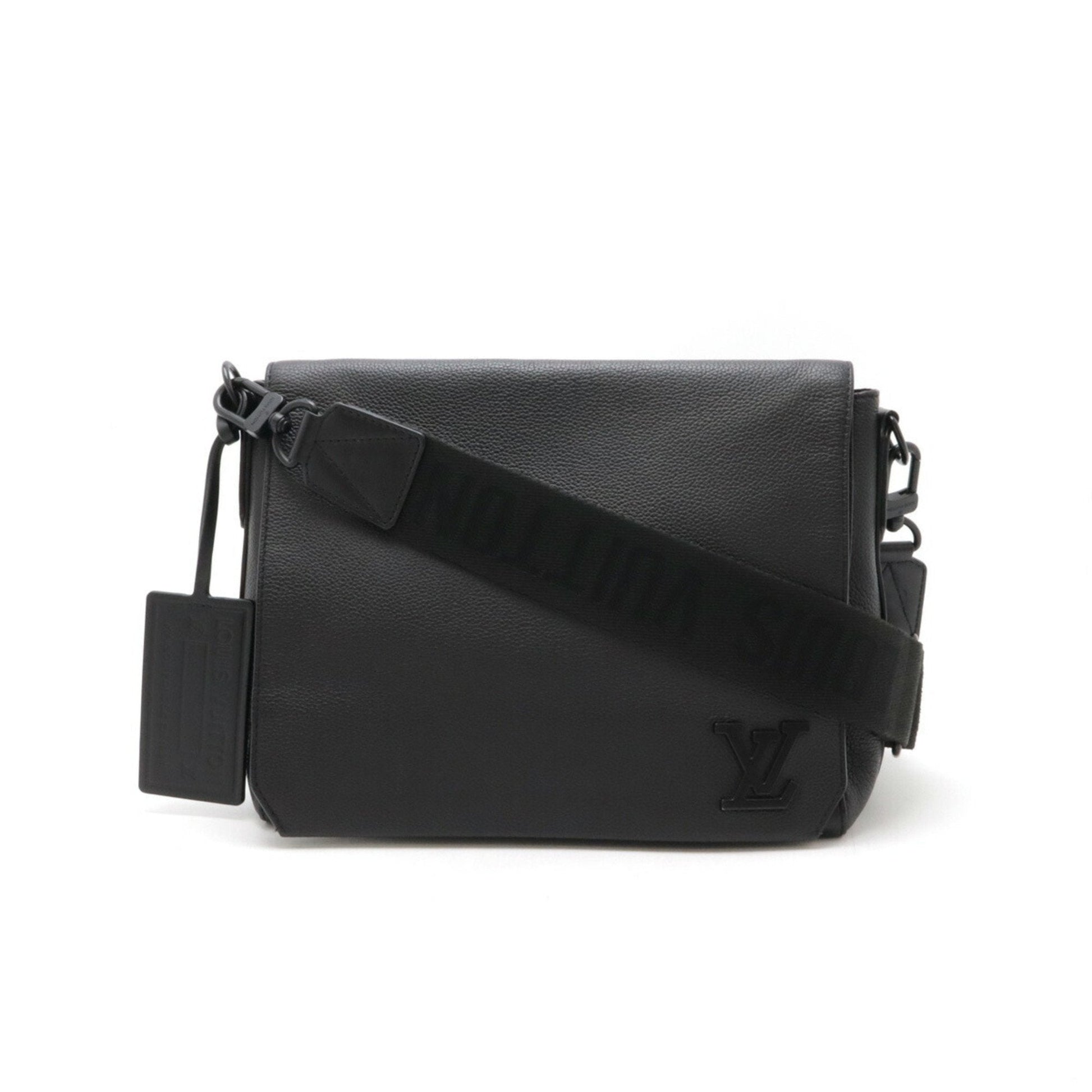Louis Vuitton Black Noir Leather Shoulder Bag ()
