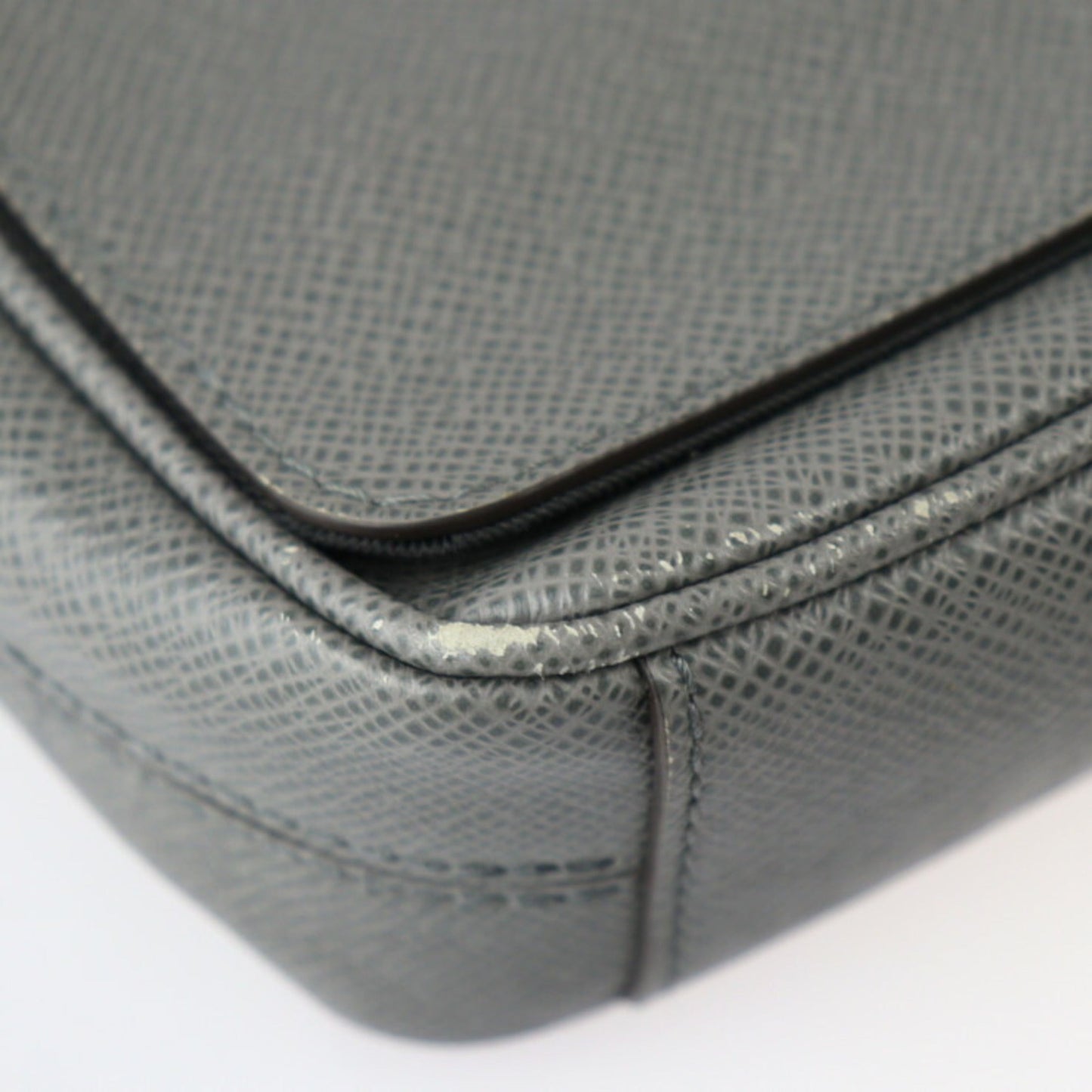 Louis Vuitton Glacier Taiga Leather Messenger Bag Shoulder Bag