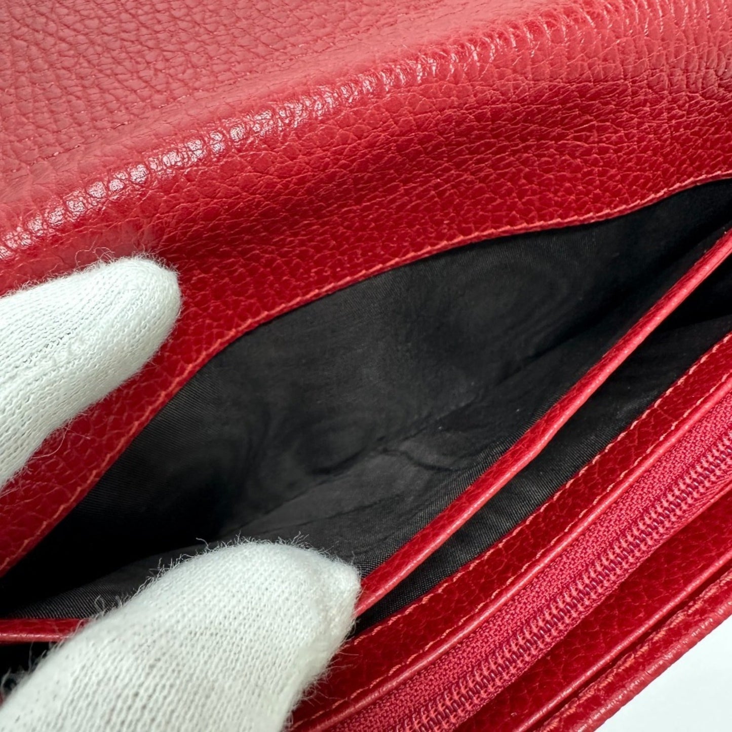 Gucci Red Color Leather Long Wallet (Bi-Fold)