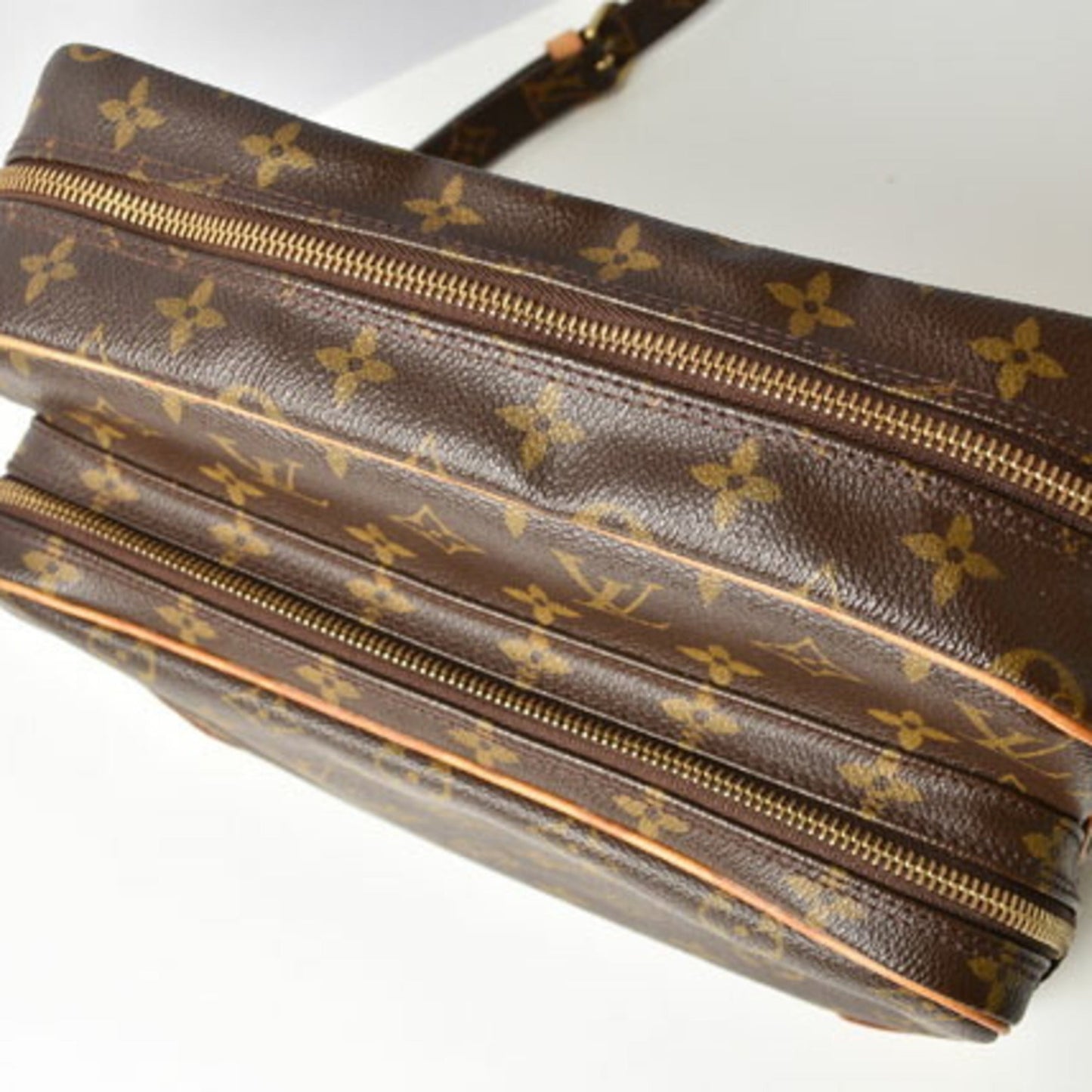 Louis Vuitton Monogram Monogram Shoulder Bag