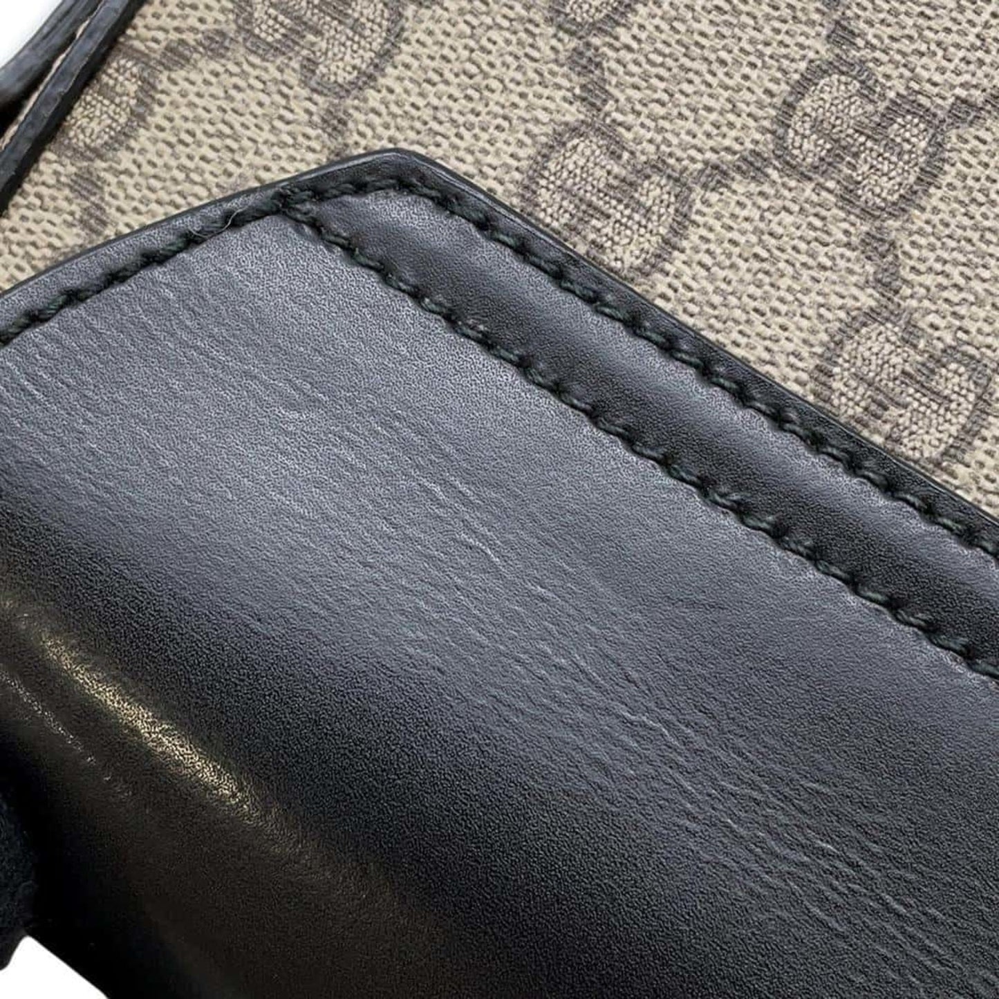 Gucci Beige Black Gg Supreme Leather Messenger Bag Shoulder Bag