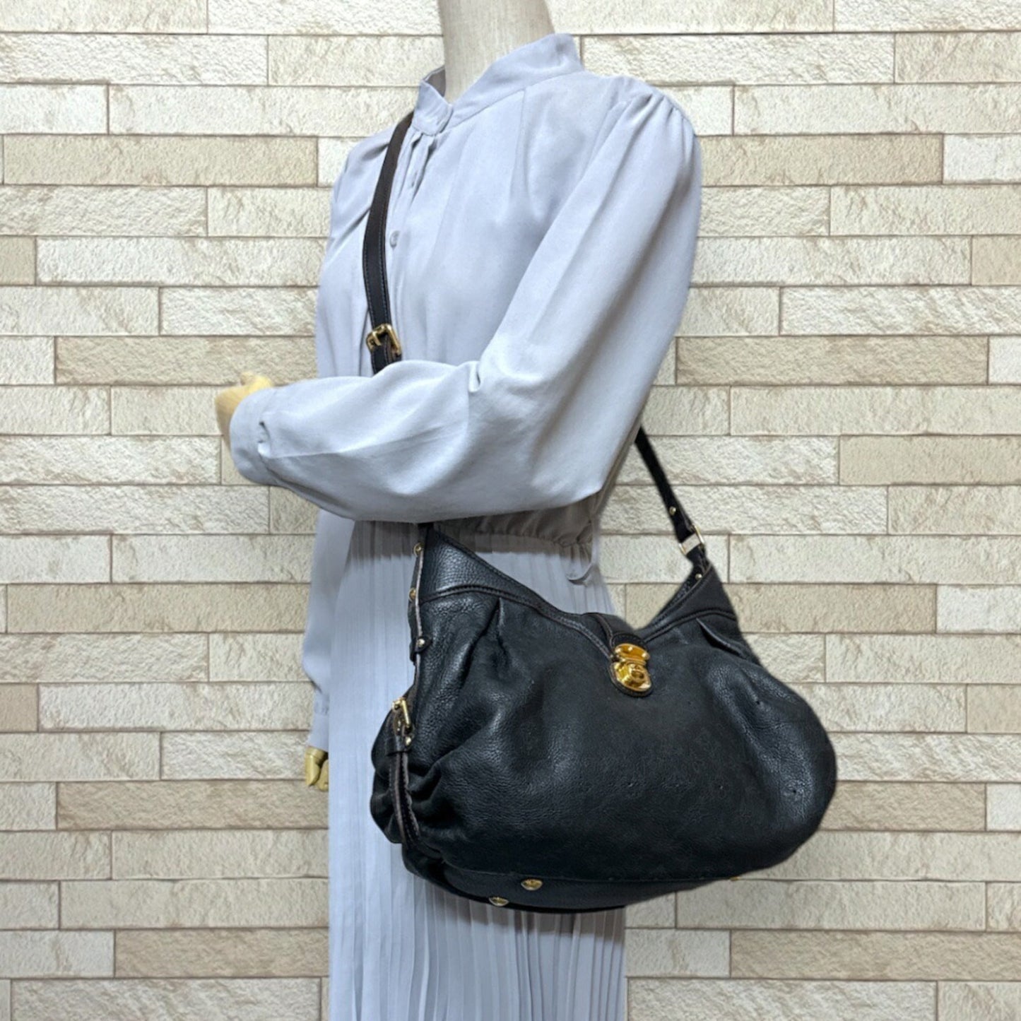 Louis Vuitton Mahina Black Mahina Leather Shoulder Bag