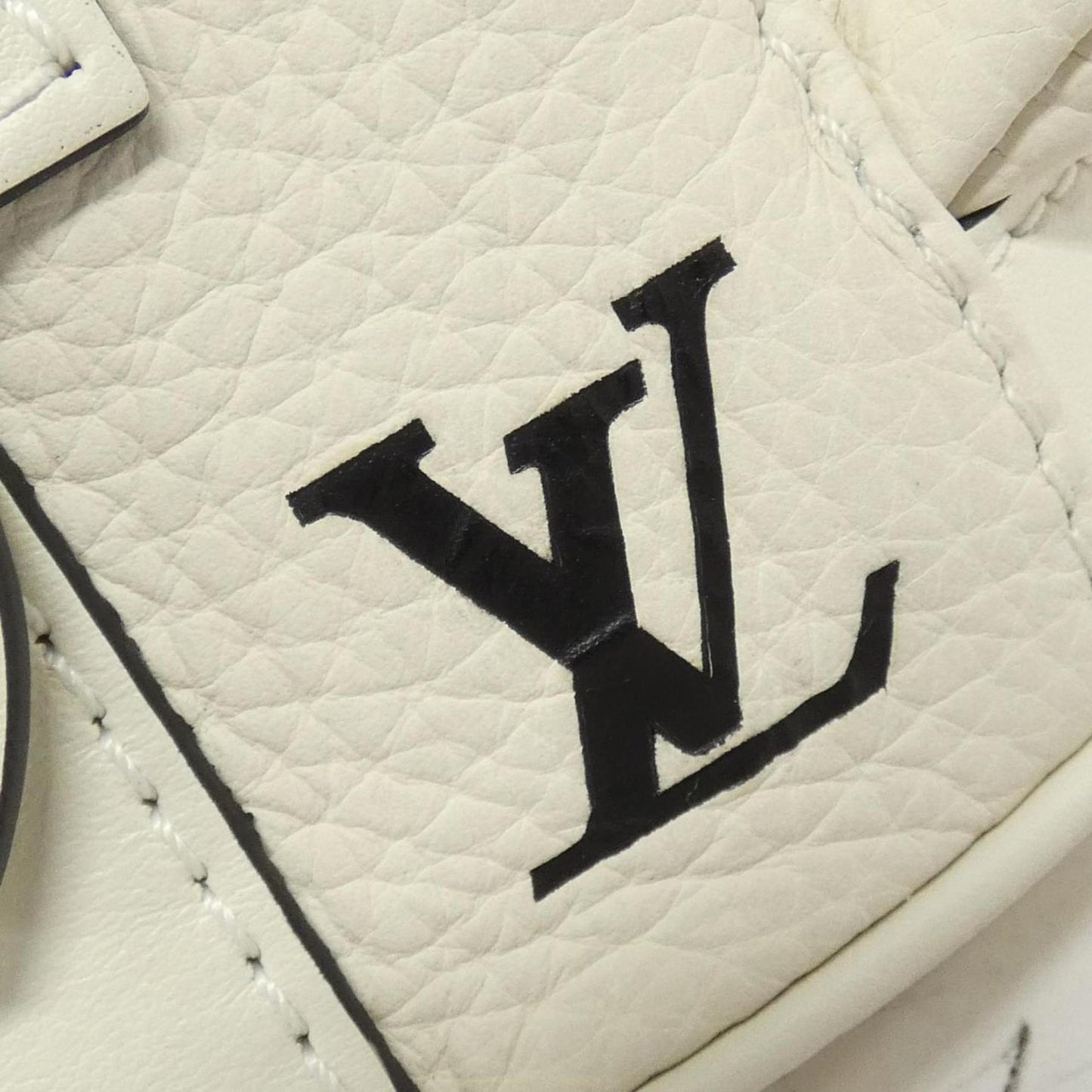 Louis Vuitton Blanc Leather Shoulder Bag