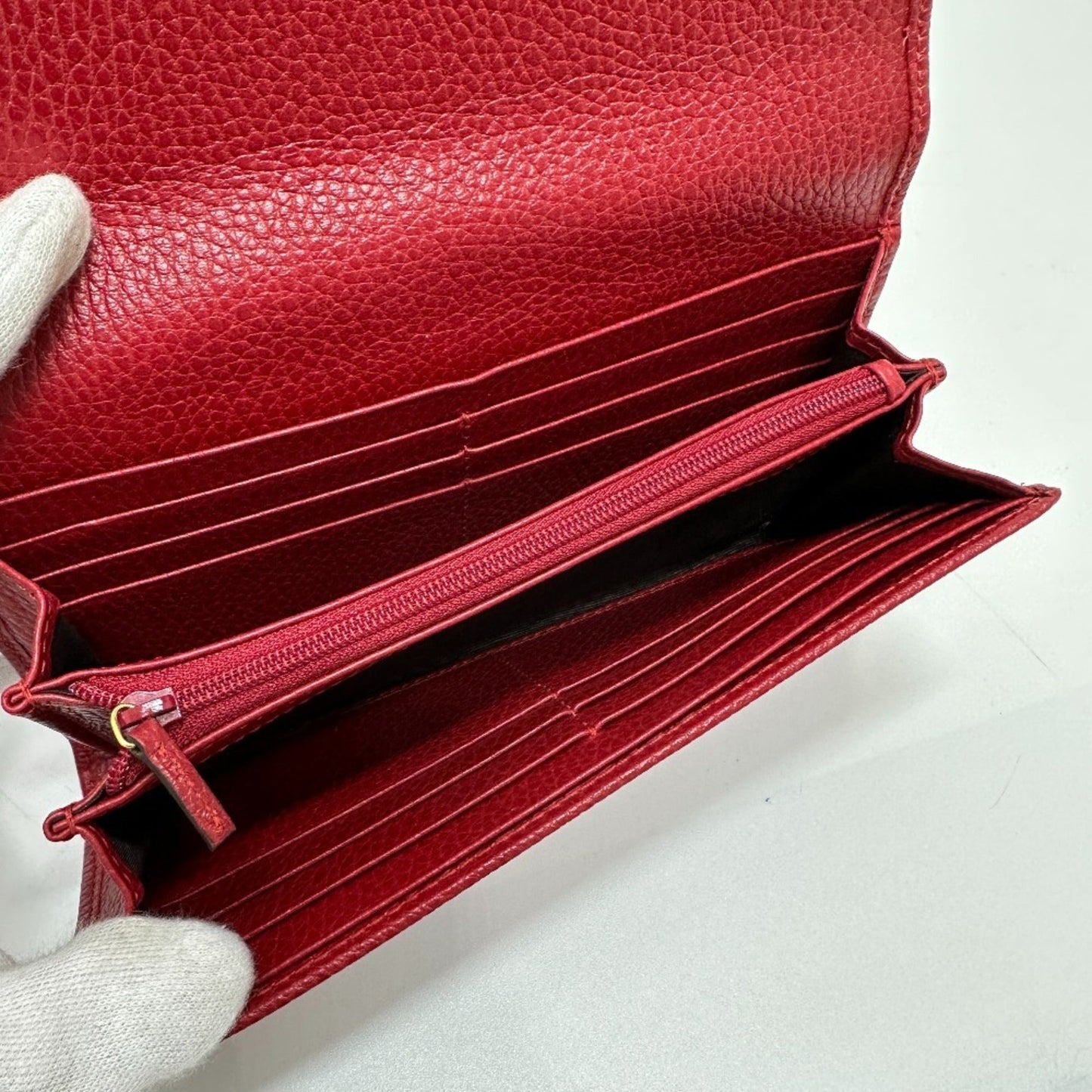 Gucci Red Color Leather Long Wallet (Bi-Fold)