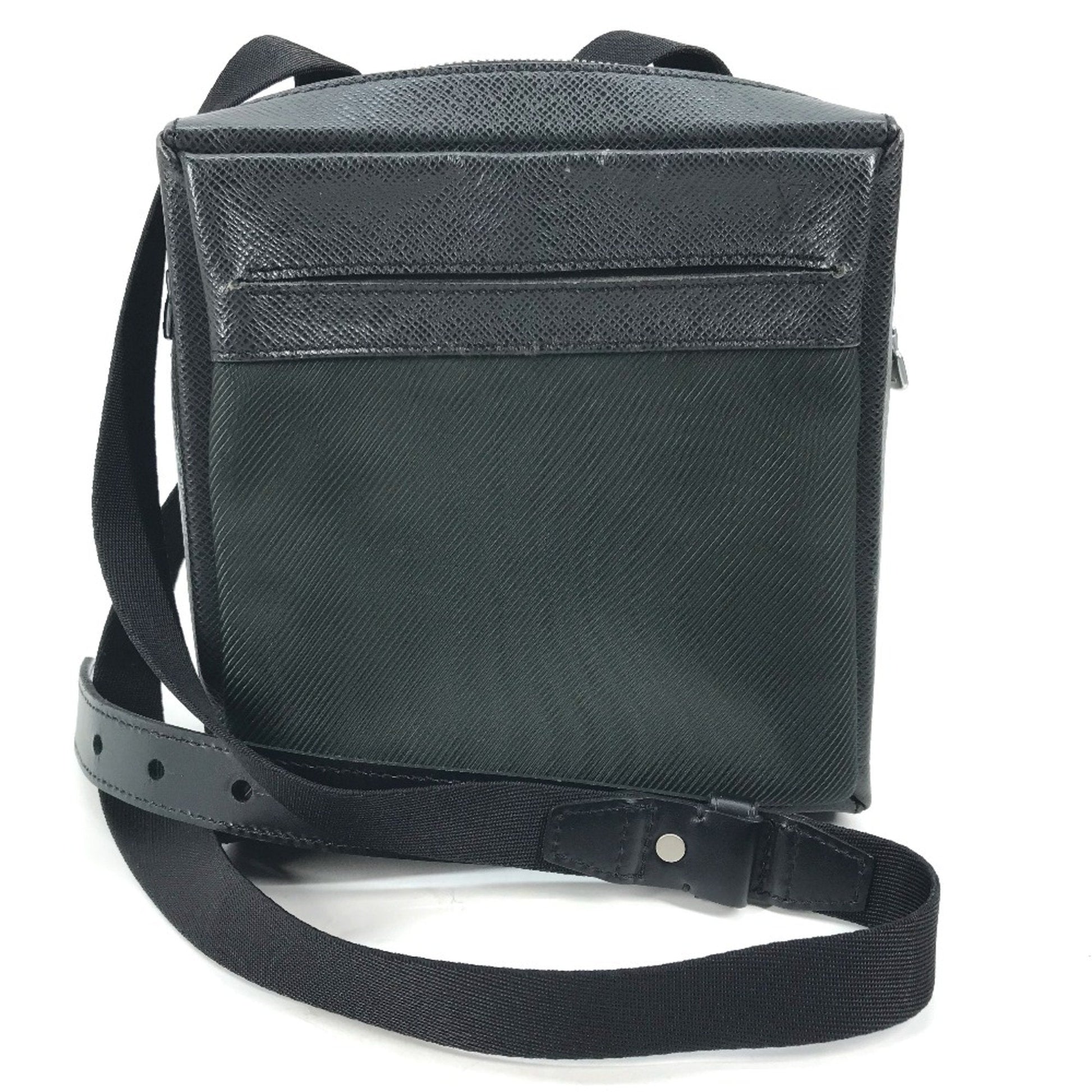 Louis Vuitton Other Leather Shoulder Bag ()