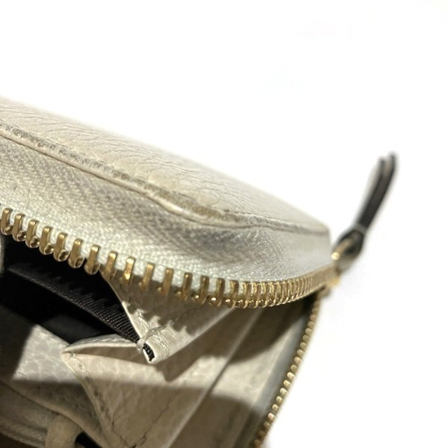 Gucci Off-White Leather Long Wallet (Bi-Fold)