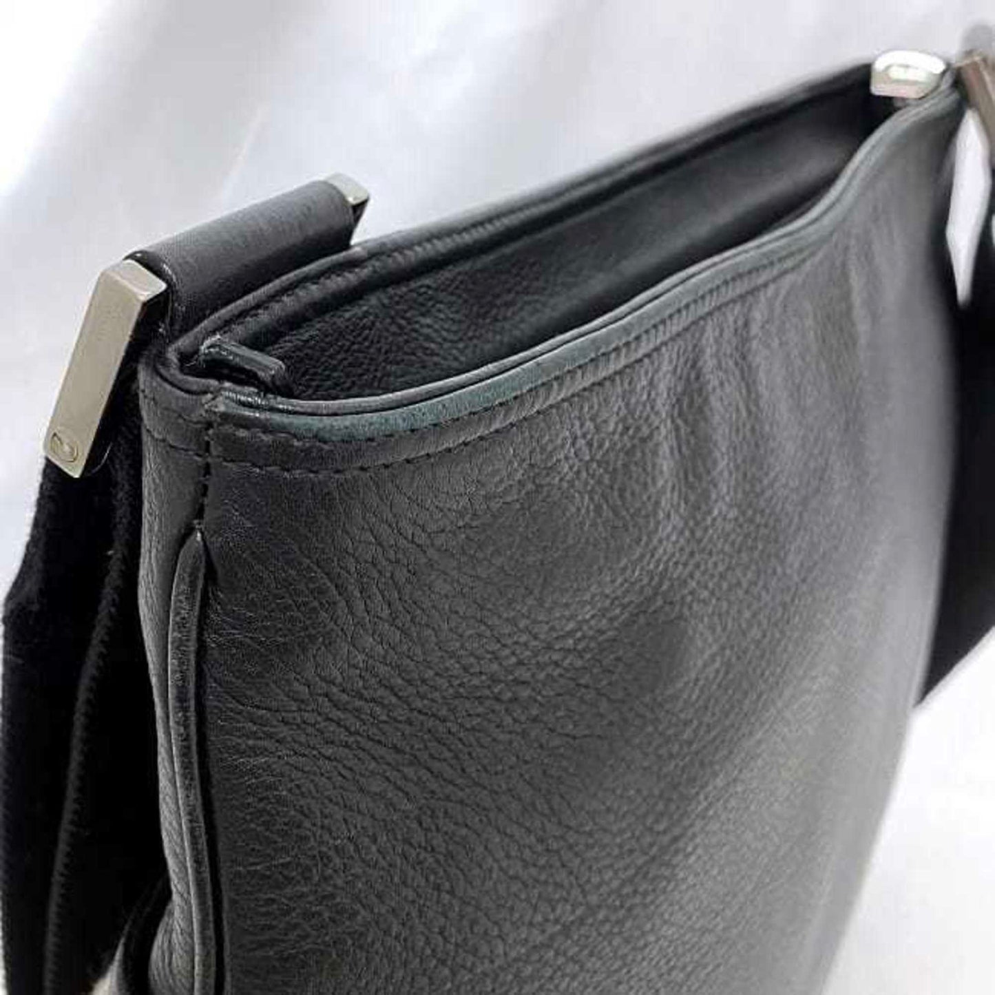 Gucci Black Leather Shoulder Bag