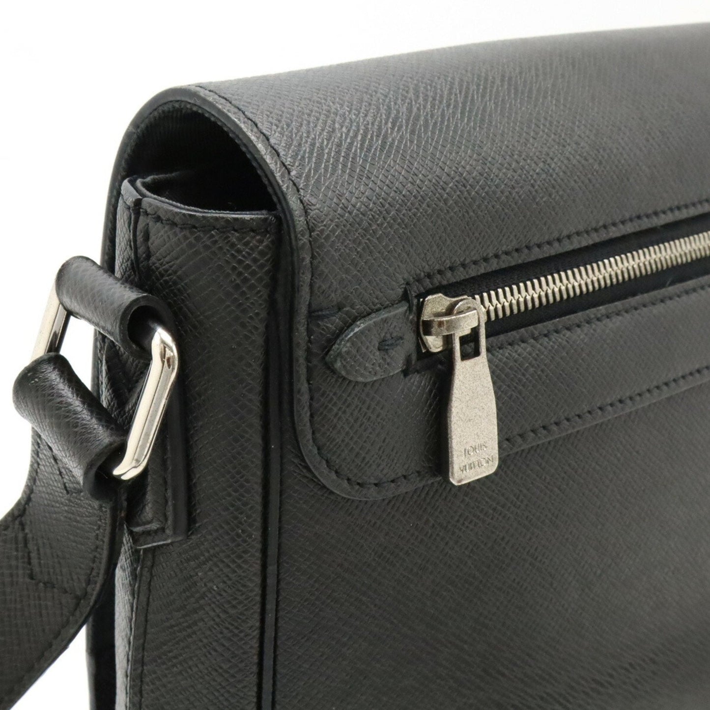 Louis Vuitton Ardoise Taiga Leather Shoulder Bag